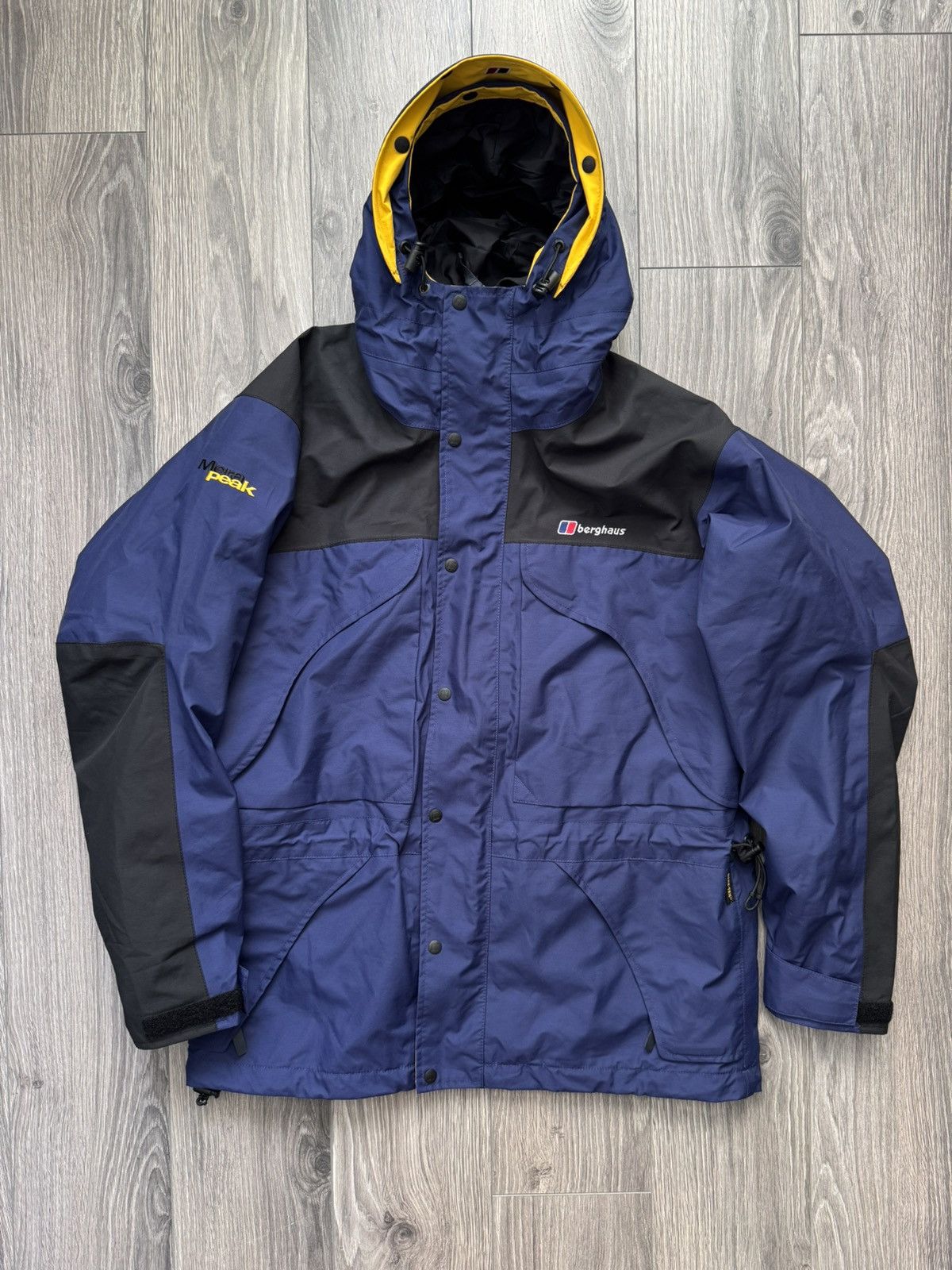 Berghaus Men's Mera Peak Gore-tex hooded jacket S