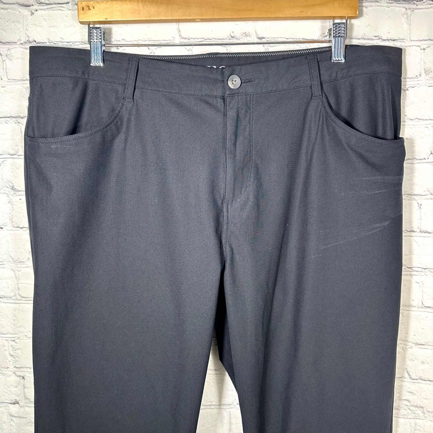 Vuori Vuori Meta Pants Mens 38 Black 5-Pocket Chino Slim Straight Casual Workwear Travel Pants Size US 38 / EU 54 - 2 Thumbnail
