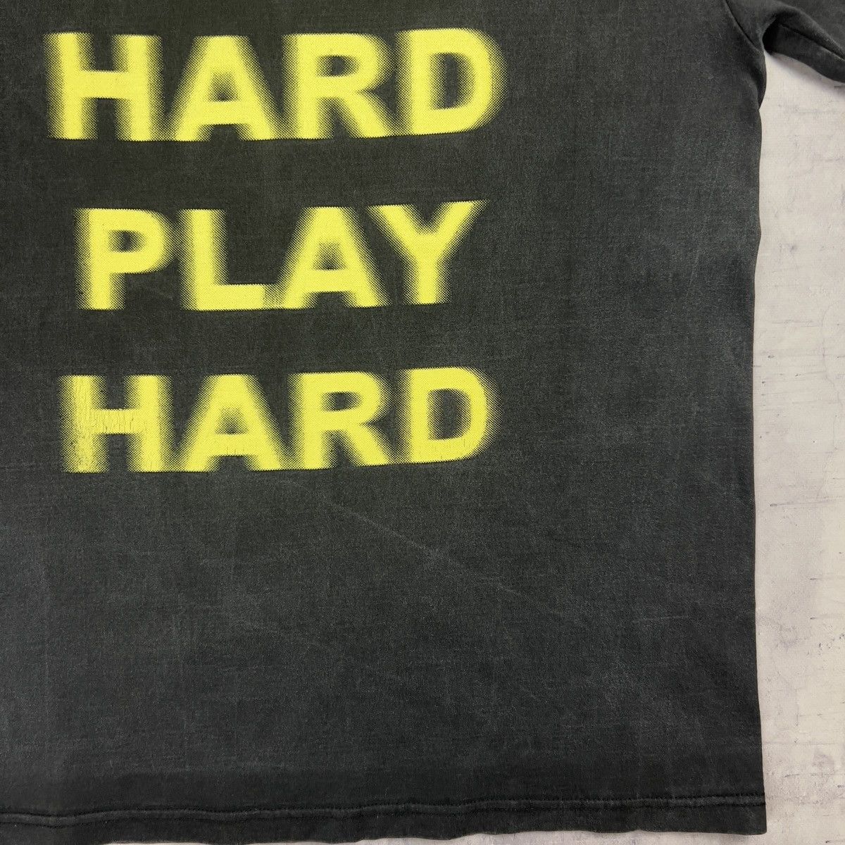 Other Rare! Vintage Work Hard Play Hard 3D Logo Tee 00s Size US L / EU 52-54 / 3 - 8 Thumbnail