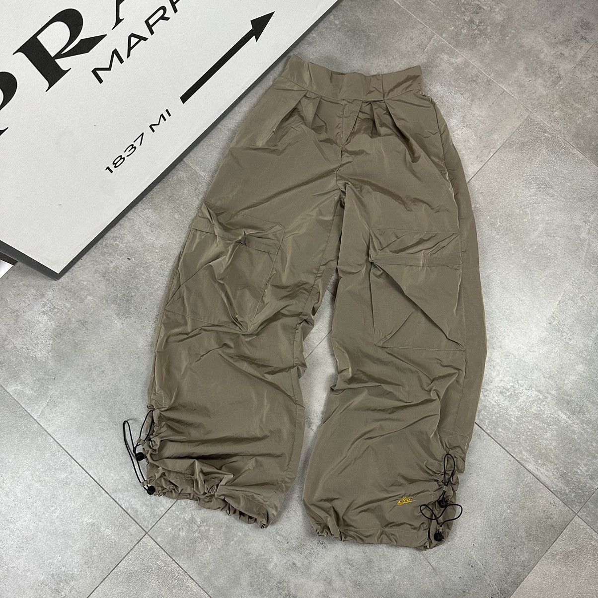 Nike Nike TechPack parachute pants jogger XS khaki streetwear Size US 28 / EU 44 - 1 Thumbnail