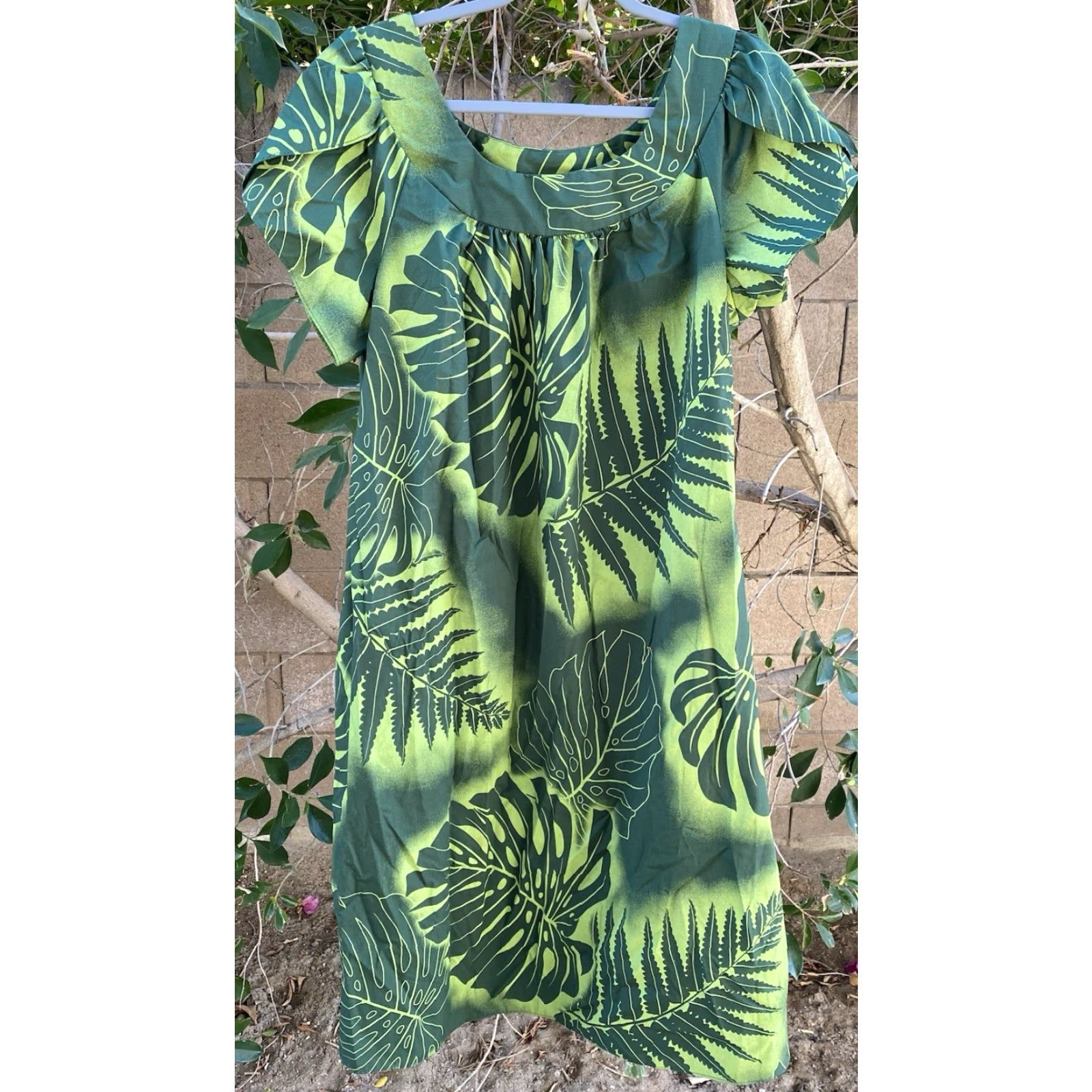 Vintage Royal Creations Muumuu Hawaiian Dress Hawaii Aloha XL Green Midi Polyester Blend Tulip Sleeves ZIP Not a stretchy fabric? Size XL / US 12-14 / IT 48-50 - 3 Thumbnail
