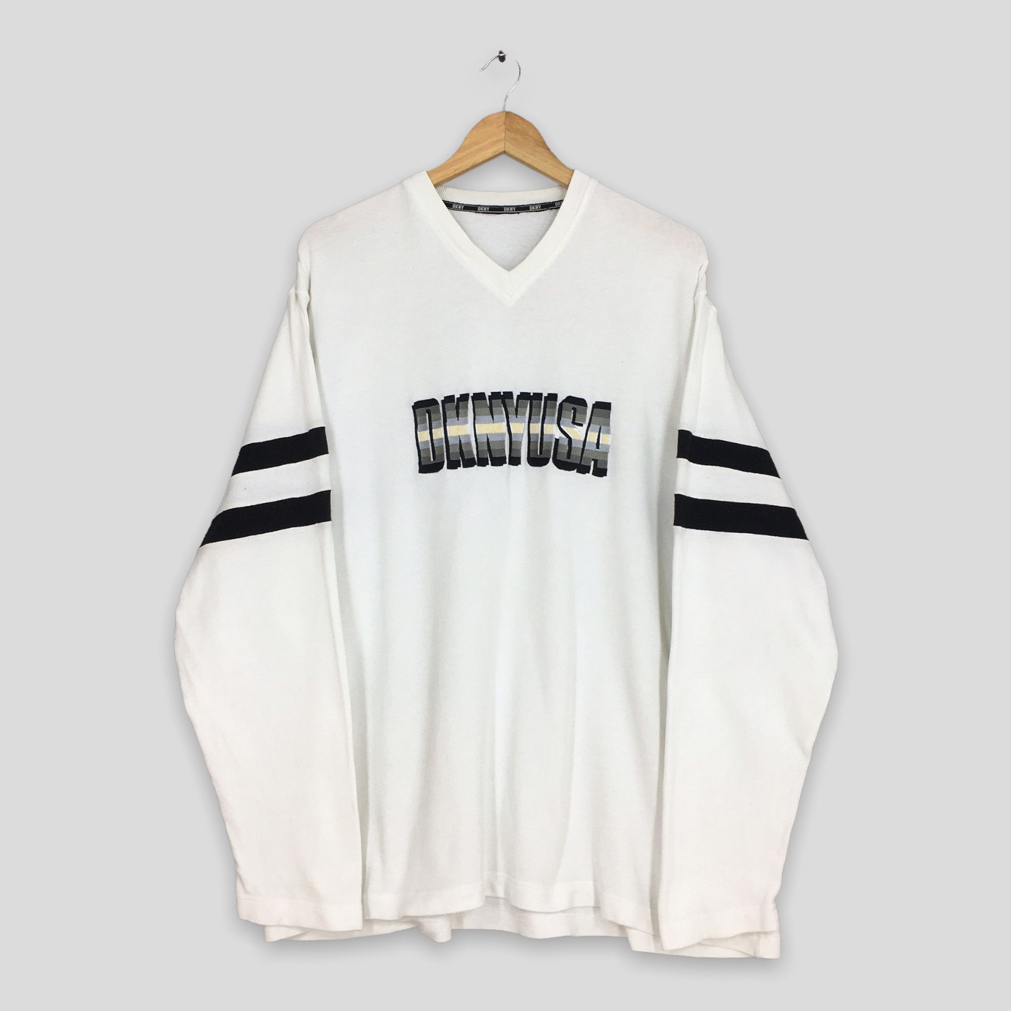 DKNY × Vintage Vintage 90's Dkny New York Usa White T shirt Large Size US L / EU 52-54 / 3 - 1 Thumbnail