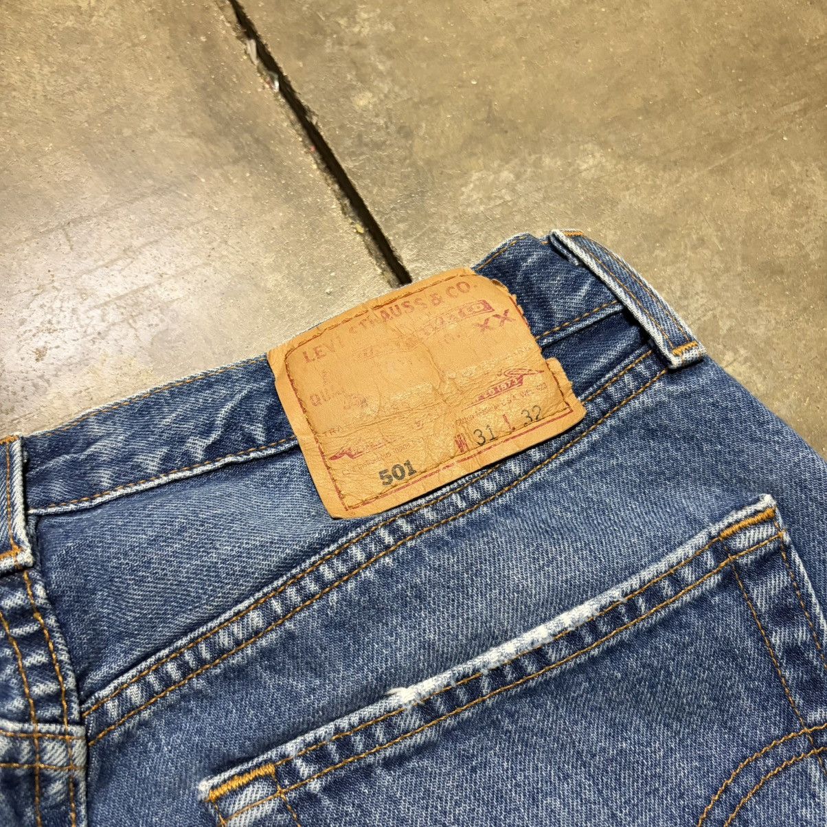 Levi's Vintage Levis 501 Straight Fit Jeans Button Fly Fade 90s USA Size US 33 - 10 Thumbnail