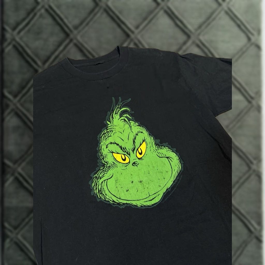 Vintage VINTAGE Dr Suess The Grinch T-Shirt Large Black Short Sleeve Crew Neck Christmas Mens Large 2005 90s 00s Graphic Shirt Size US L / EU 52-54 / 3 - 1 Thumbnail