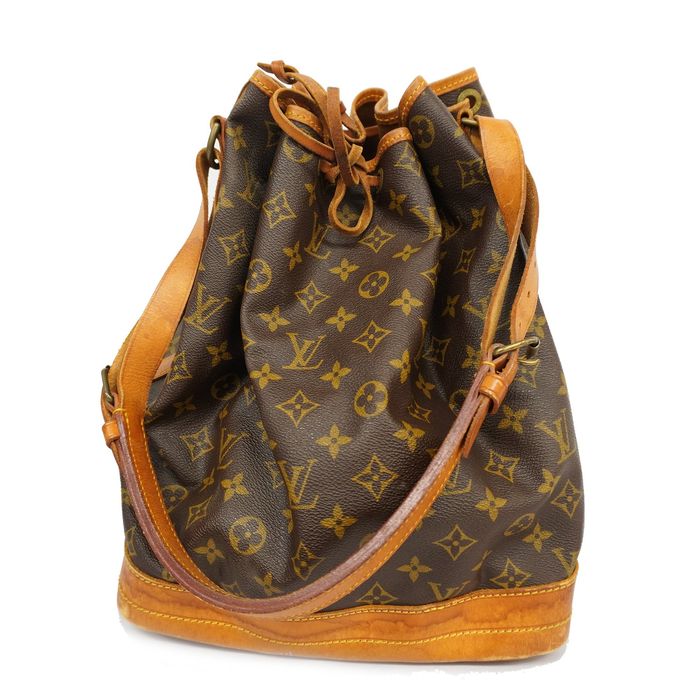 Authenticated Used Louis Vuitton LOUIS VUITTON Monogram Noe drawstring bag  shoulder M42224 