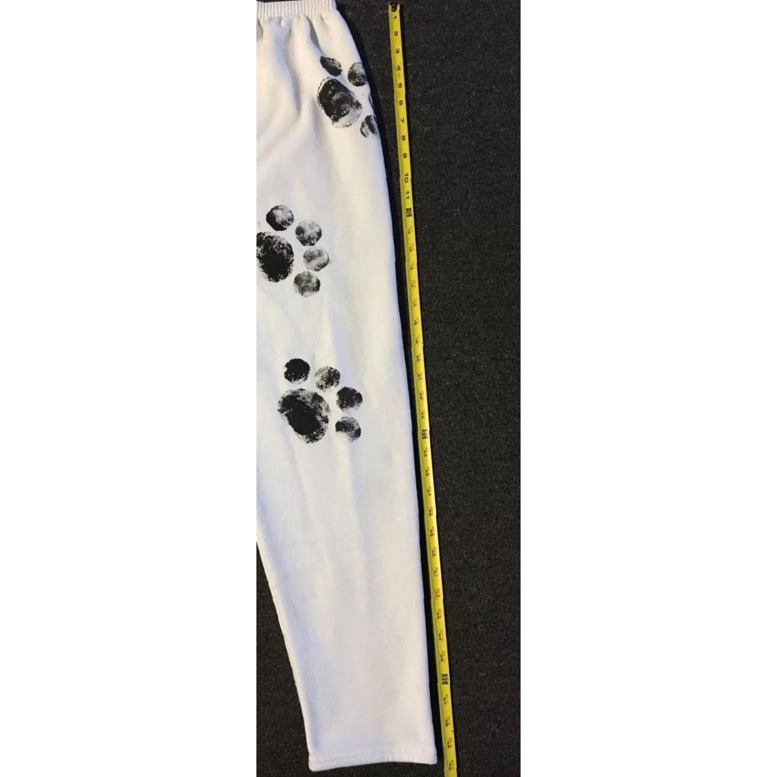 Vintage VINTAGE 90s Paw Prints Faded All Over Print Sweatshirt Sweatpants L Women Hoodie White Mens No; correct: remove invalid? Size L / US 10 / IT 46 - 7 Thumbnail