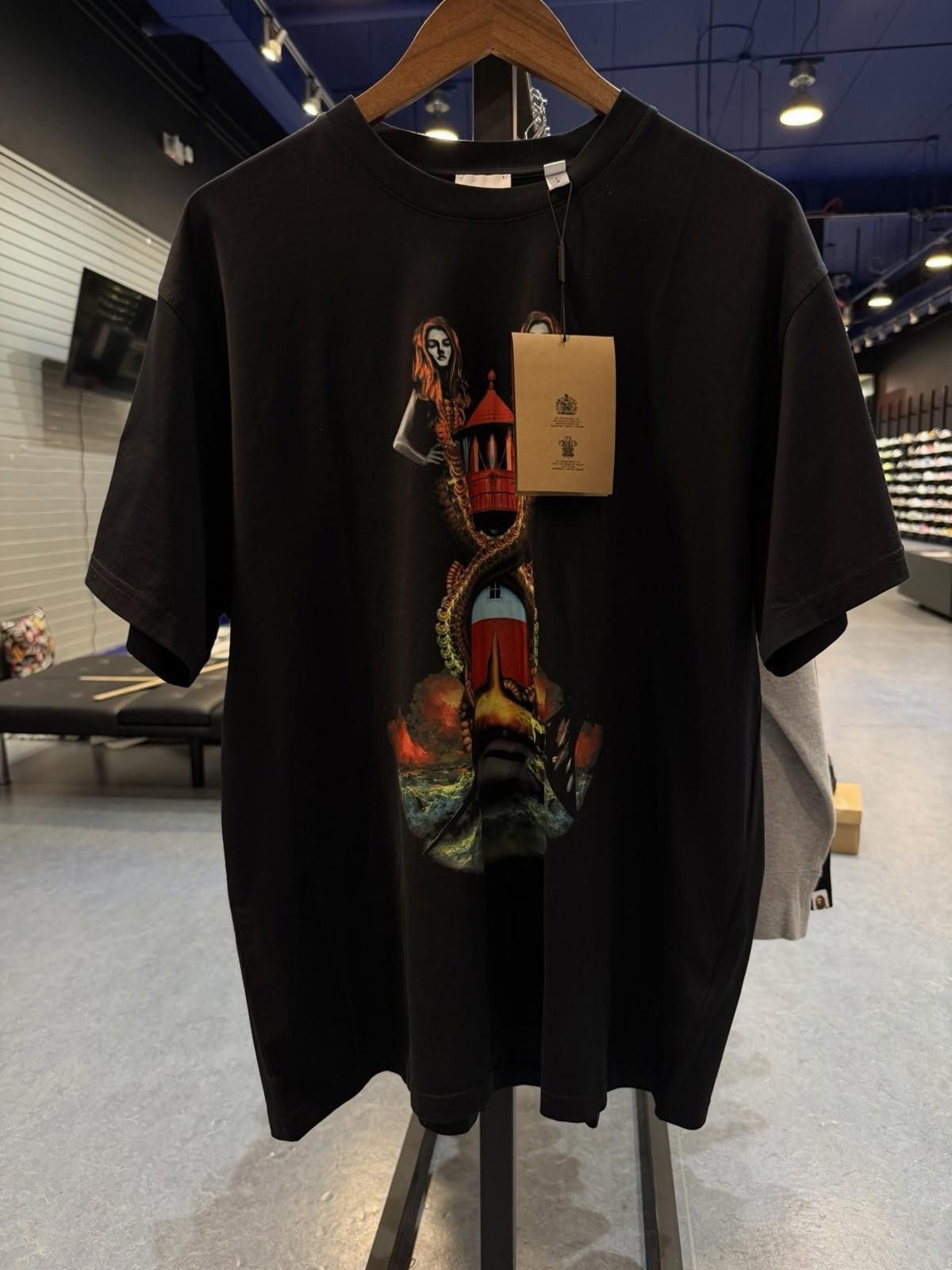 Burberry Burberry Cotton T Shirt Logo Size Large Brand New Size US L / EU 52-54 / 3 - 4 Thumbnail