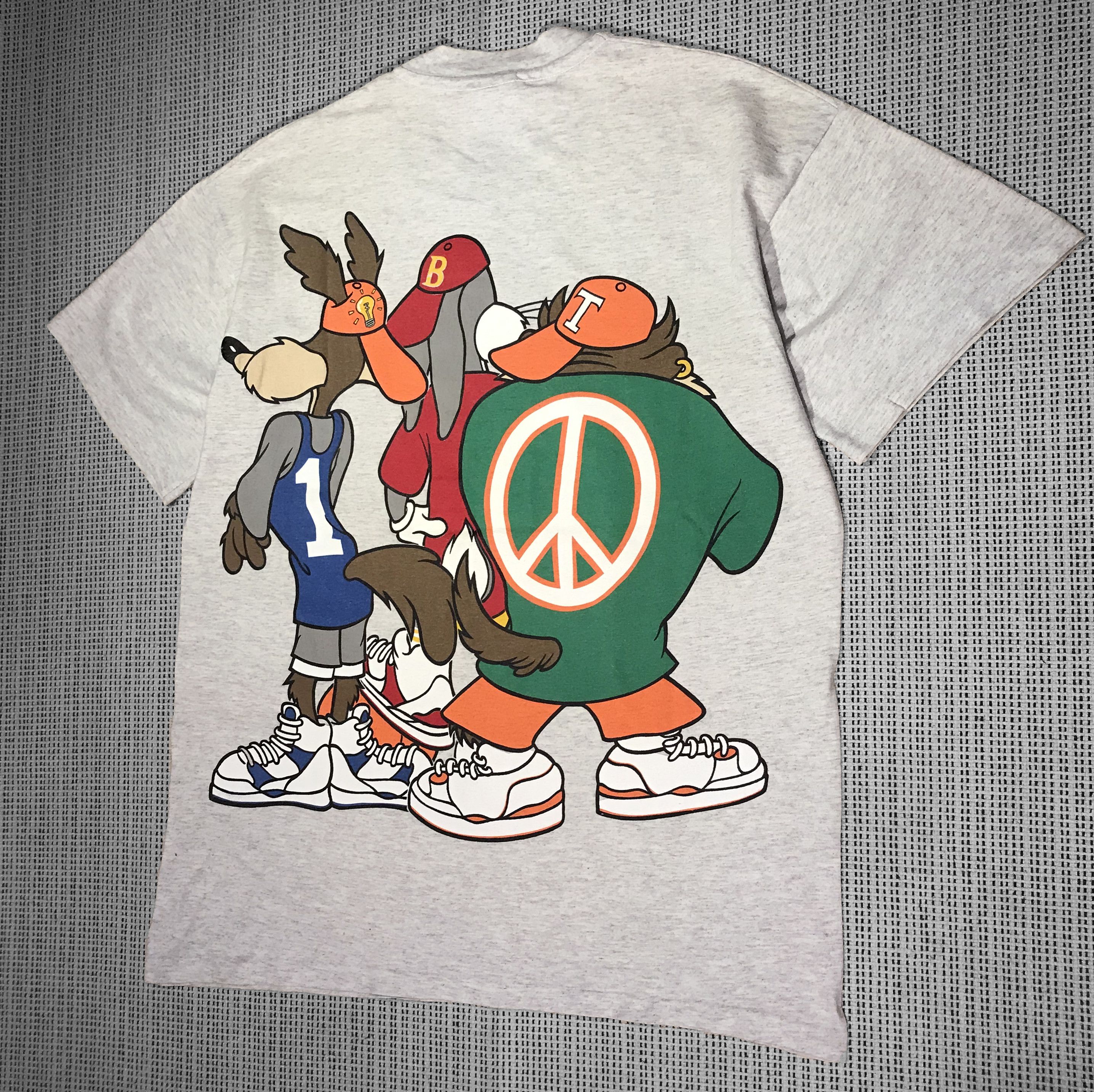 Anvil × Vintage × Warner Bros Vintage 93' Warner Bros Basketball AOP T-Shirt (L) Size US L / EU 52-54 / 3 - 6 Thumbnail