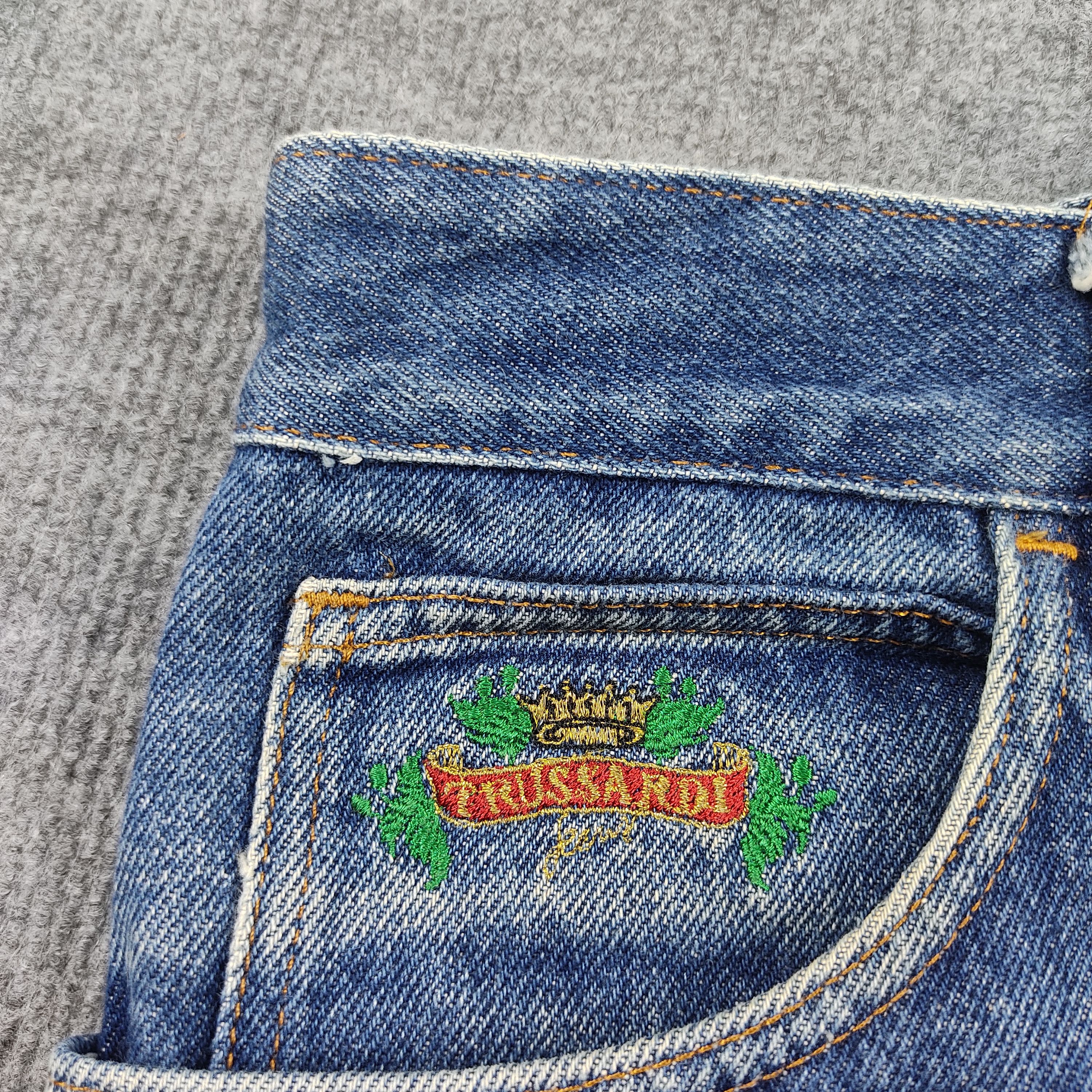 Trussardi × Vintage Vintage Trussardi Jeans Blue Wash L637 Size US 29 - 3 Thumbnail