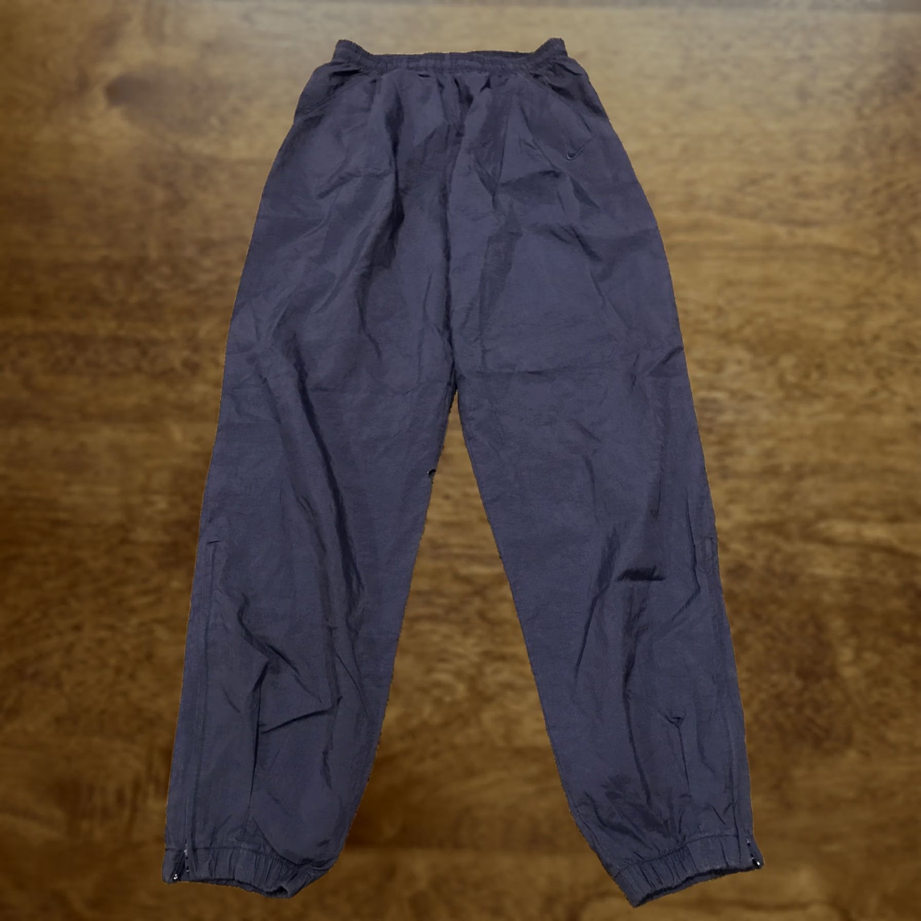 Nike VINTAGE Nike Women’s Pants Track Pants 90s Navy Blue Nylon M Waist 28 Inseam 31 Womens Size 32" / US 10 / IT 46 - 1 Thumbnail
