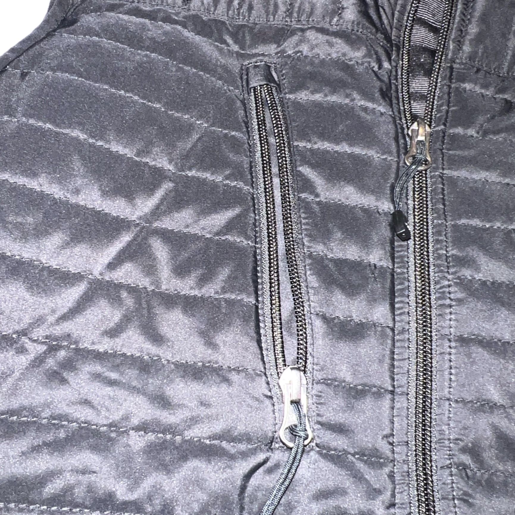 Vintage VINTAGE Chateau Montelena Winery Women’s Black Fleece Vest L Quilted Logo Full Zip Pockets Mid-Length Sleeveless All Seasons Casual Travel Workwear Size L / US 10 / IT 46 - 5 Thumbnail