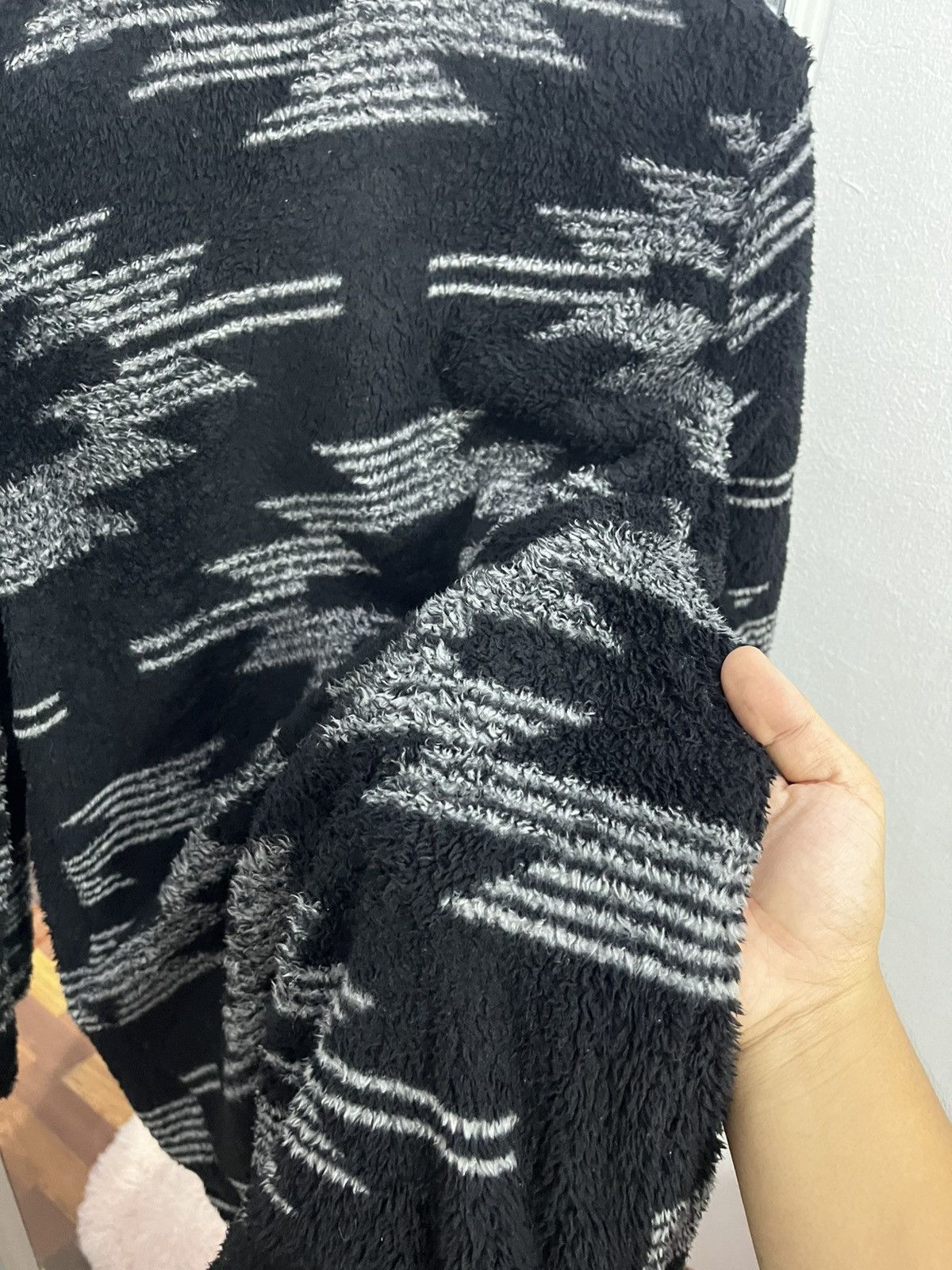 Japanese Brand MCD Mohair Style Fuzzy Cardigan Surf Streetwear Size US M / EU 48-50 / 2 - 9 Thumbnail