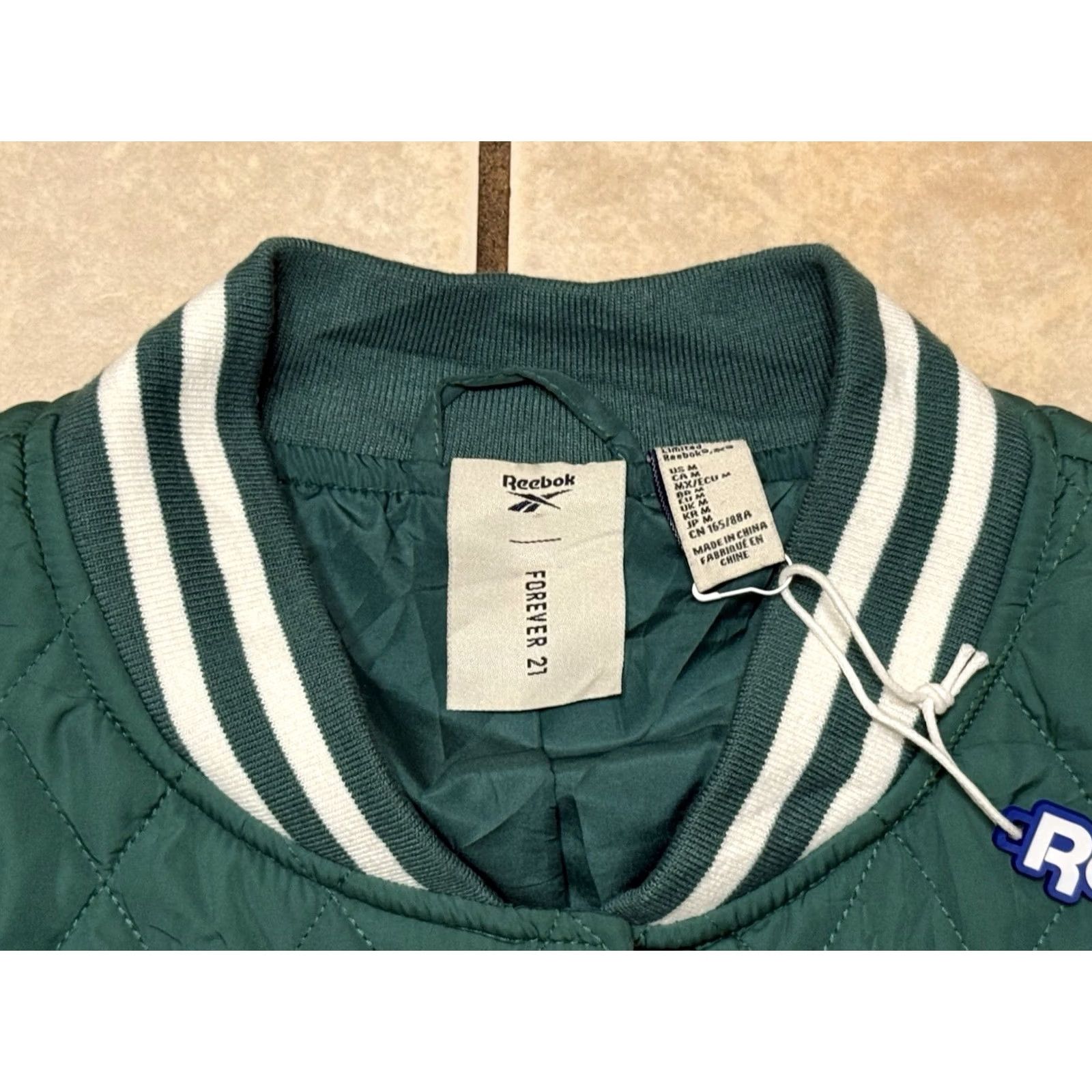 Forever 21 Forever 21 Jacket Vintage? No. NWT Deadstock Women’s Reebok x Forever 21 Retrofit Quilted Varsity Jacket Medium Size M / US 6-8 / IT 42-44 - 7 Thumbnail