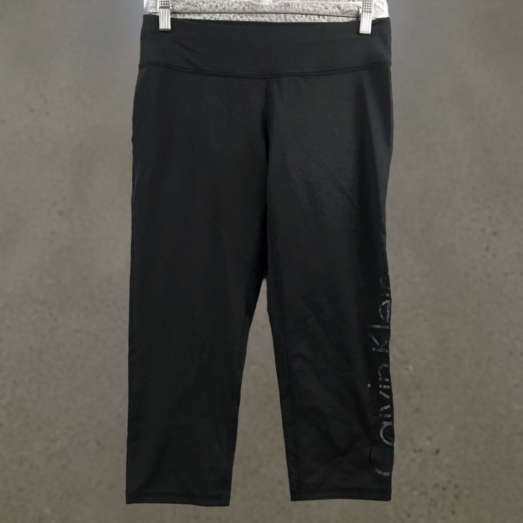 Calvin Klein Calvin Klein Capri Leggings Womens L Black Low Rise Elastic Waist Caprisactivewear Slim Fit Womens L Capris Black CK Leggings Size 36" / US 14 / IT 50 - 1 Thumbnail