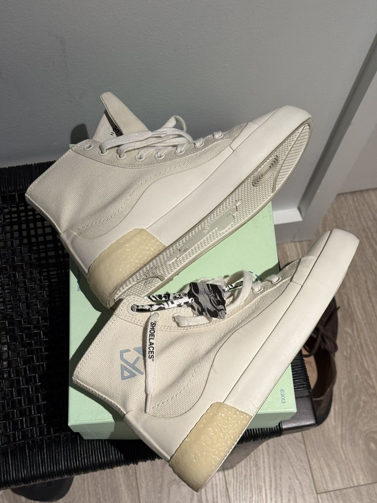 Off-White Off-White Mid Top Vulcanized Size US 6.5 / EU 39-40 - 1 Thumbnail