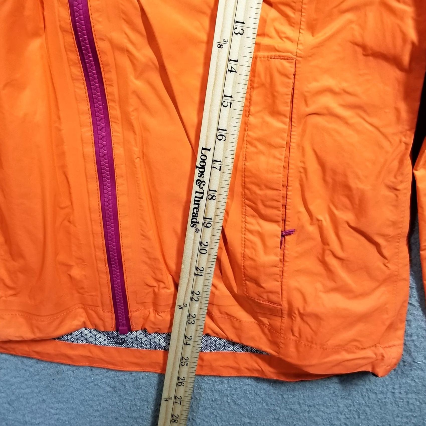 Mountain Hardwear VINTAGE Mountain Hardwear Jacket Womens Small Orange Hooded Windbreaker Rain Shell Trail Size S / US 4 / IT 40 - 7 Thumbnail