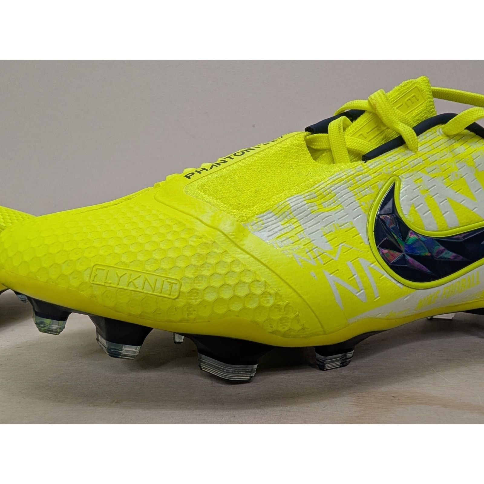 Nike Nike Phantom Venom Elite FG ACC Soccer Cleats Men Volt 6 US Size US 6 / EU 39 - 10 Thumbnail