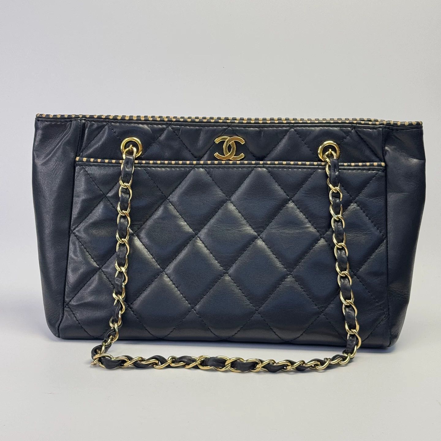 Chanel Pre-loved Bag Very good condition Size ONE SIZE - 1 Thumbnail
