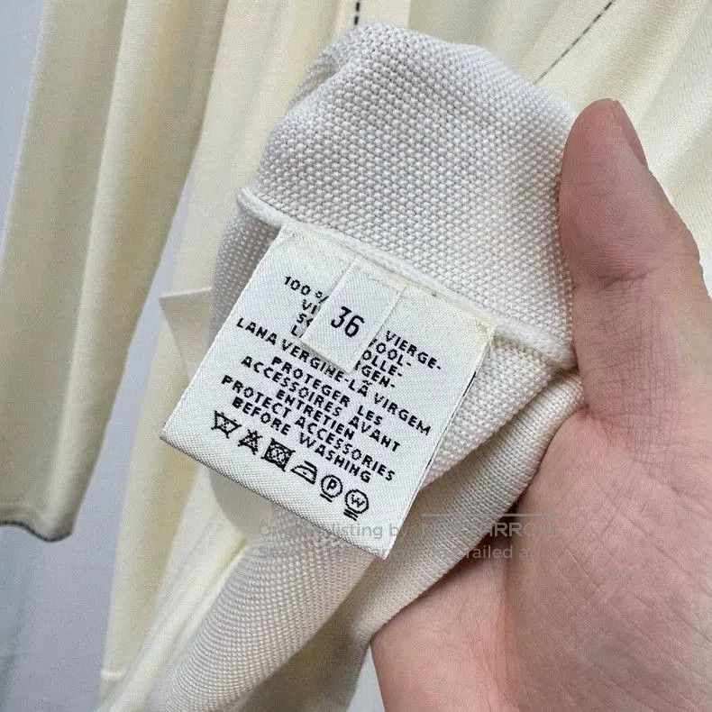 Hermes Hermes Cream Wool Knit Cardigan with Pendant. Size US S / EU 44-46 / 1 - 7 Thumbnail