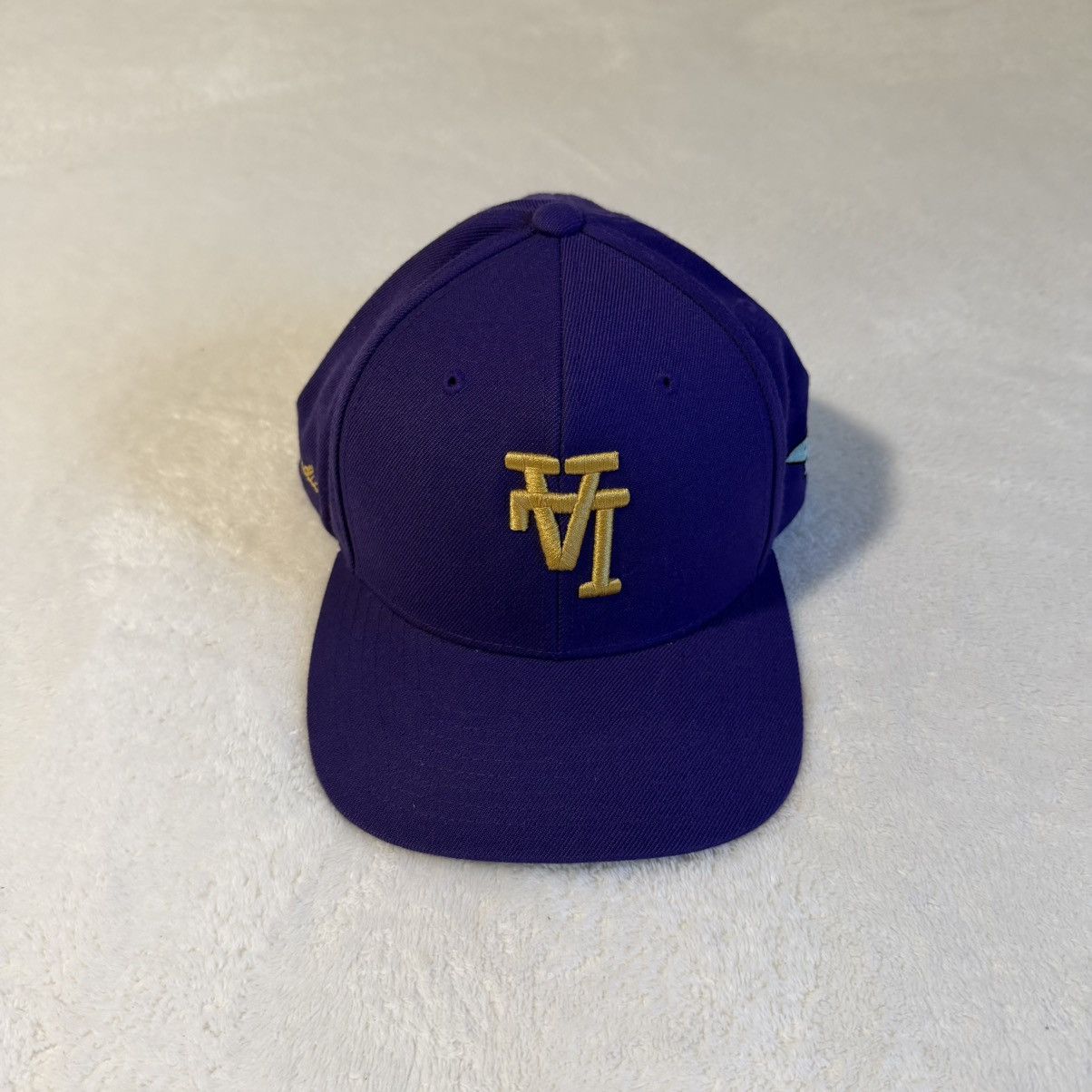 Uniform Studios Uniform Studios LA Lakers upside-down logo snapback hat Size ONE SIZE - 1 Thumbnail