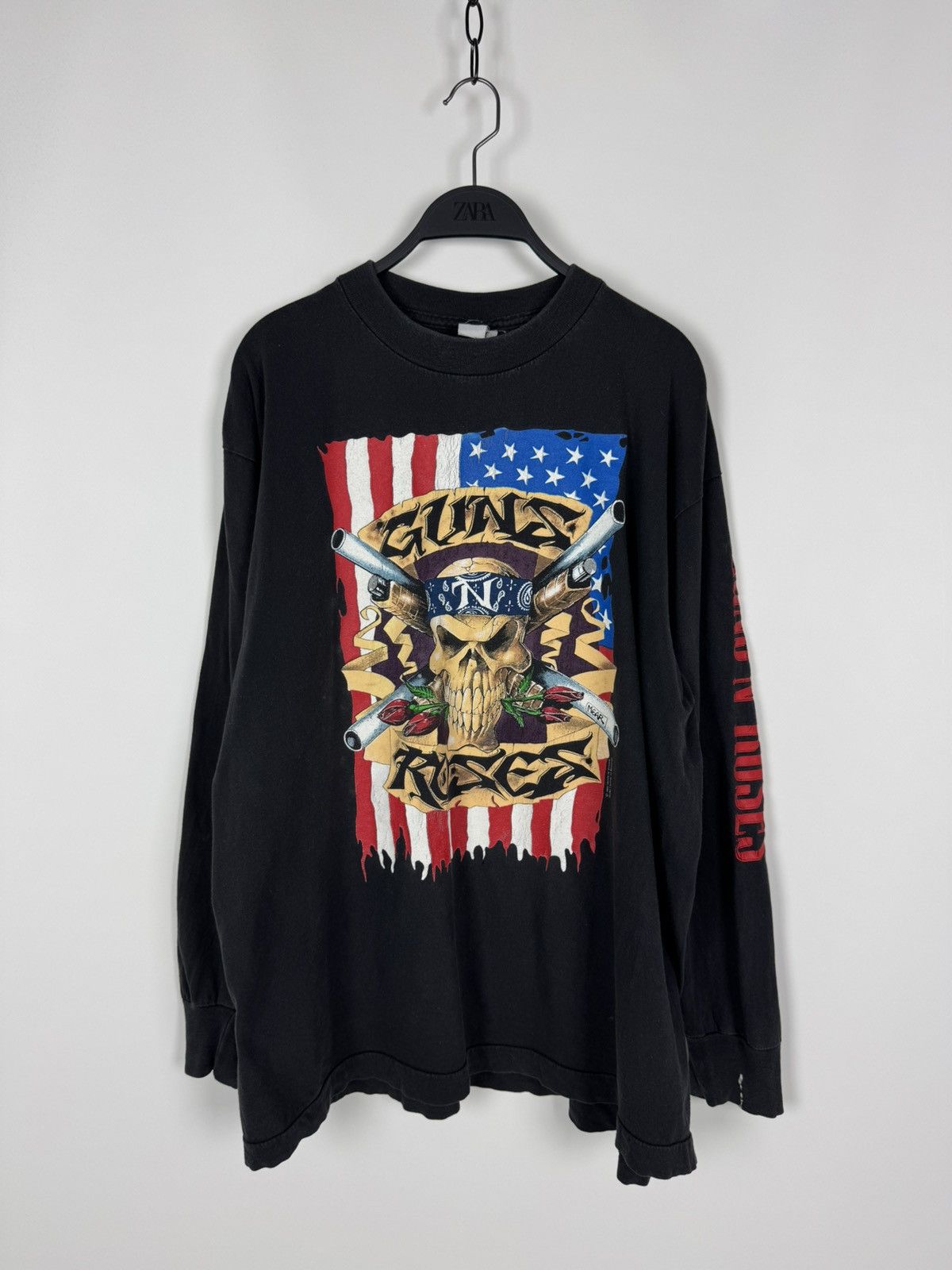 Band Tees 1991 Vintage Distressed Guns N Roses Skulls Graphic LS Shirt Size US XL / EU 56 / 4 - 1 Thumbnail