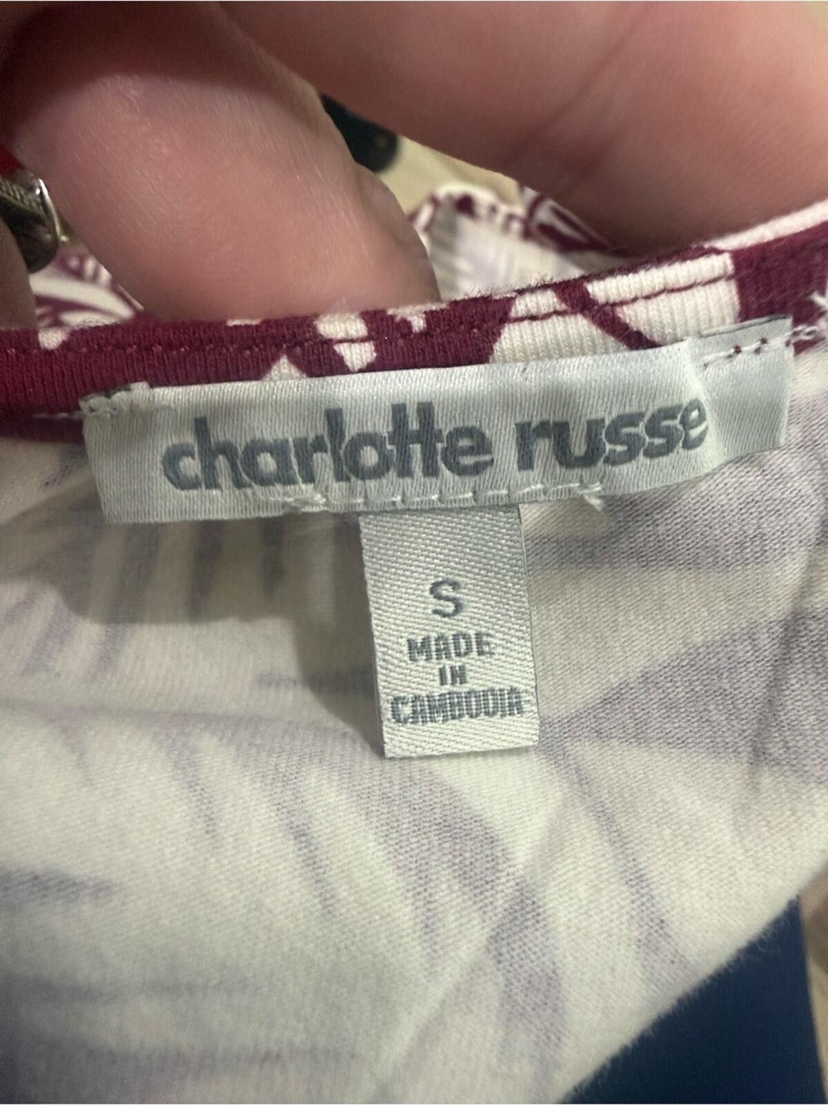 Other Charlotte Russe Maroon and White Leaf-Print Cutout Shorts Size S / US 4 / IT 40 - 4 Thumbnail