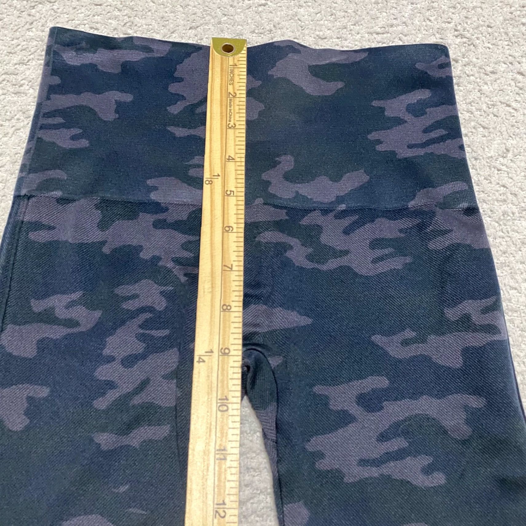 Spanx Spanx Womens Leggings S Gray Black Camo Look at Me Now Seamless Stretch Size 28" / US 6 / IT 42 - 5 Thumbnail