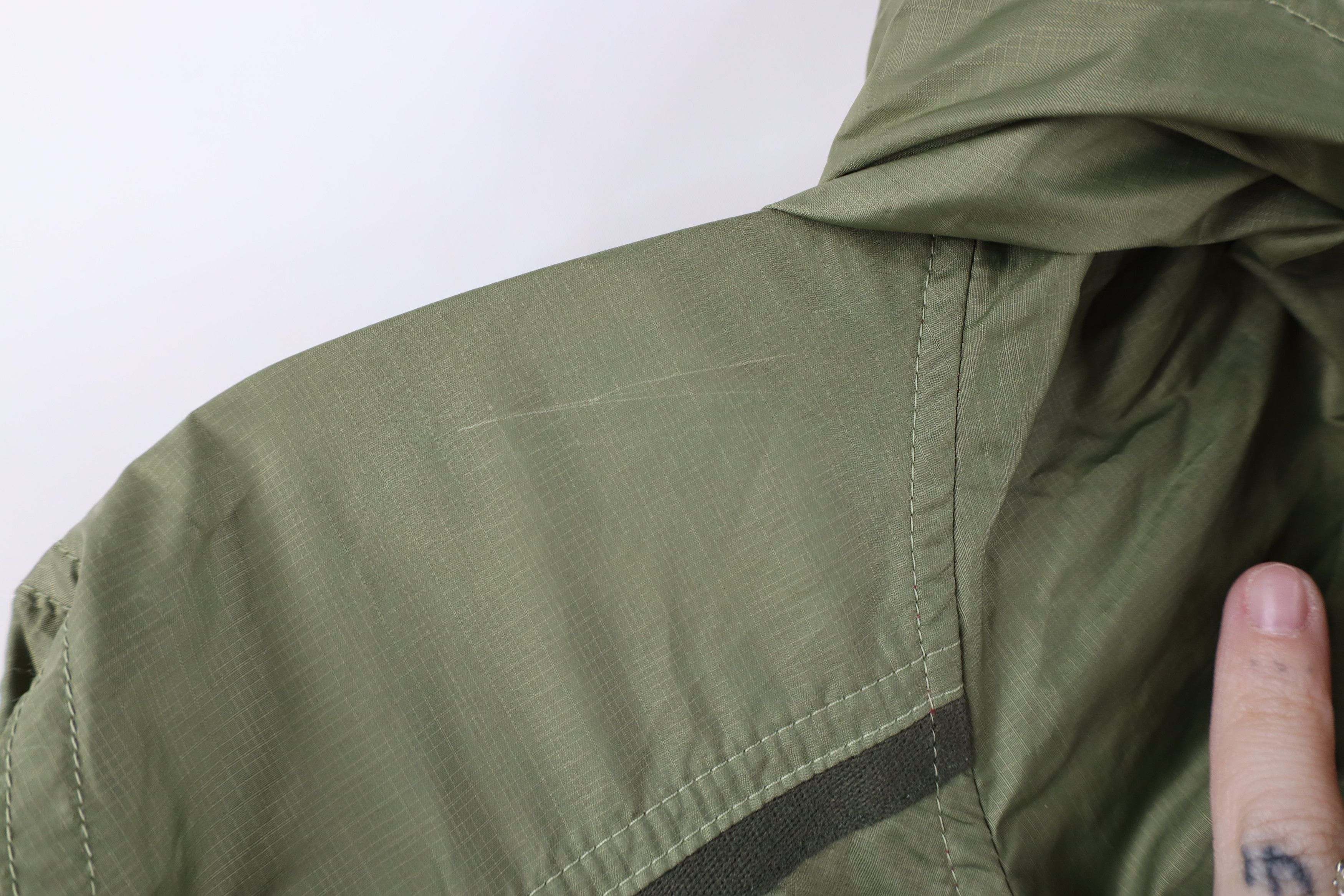 Under Armour Vintage Under Armour Full Zip Hooded Windbreaker Jacket Size L / US 10 / IT 46 - 8 Thumbnail