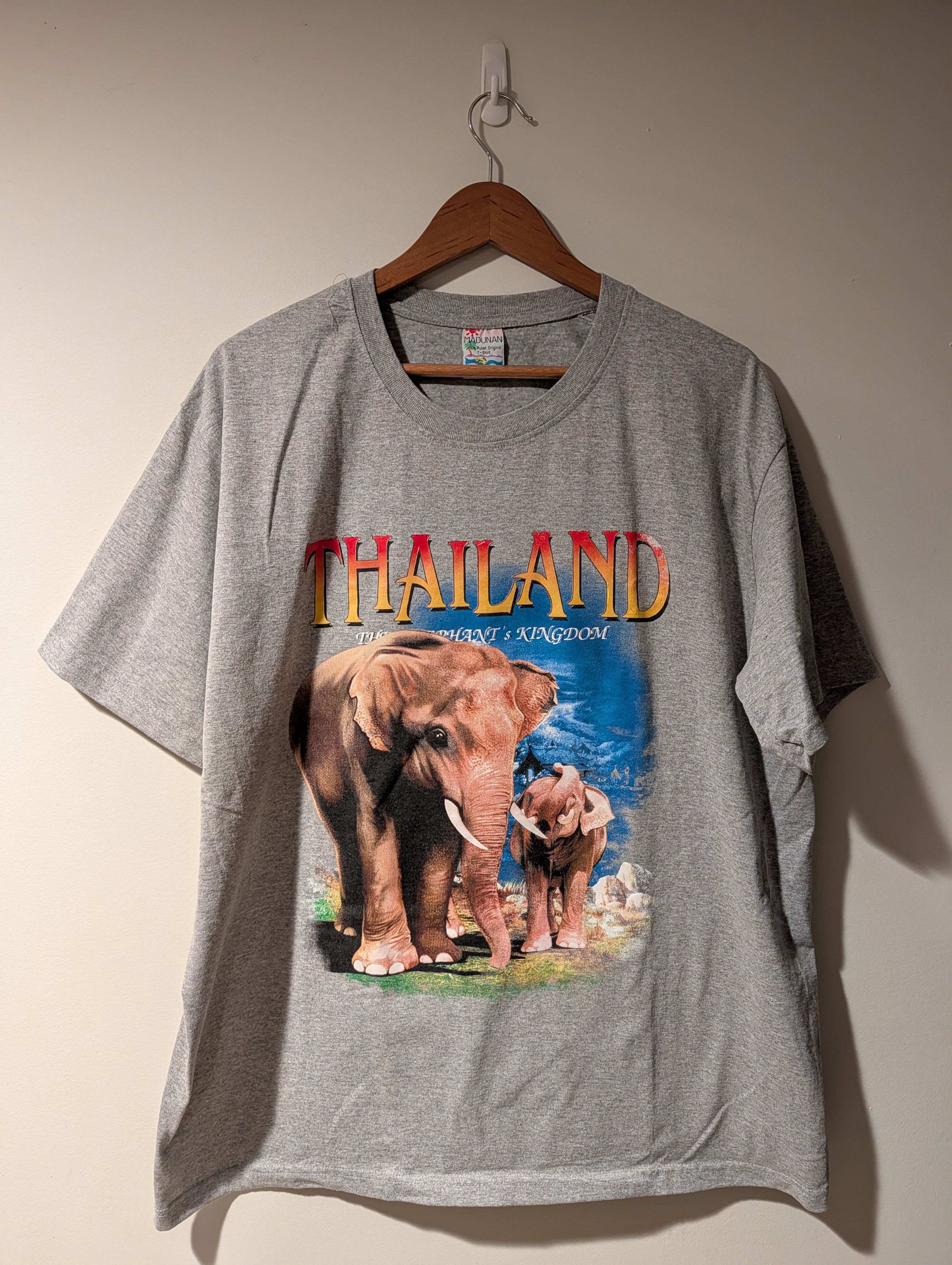 Arts & Science Vintage Y2K Thailand The Elephant Kingdom Animal T-Shirt Size US XL / EU 56 / 4 - 1 Thumbnail