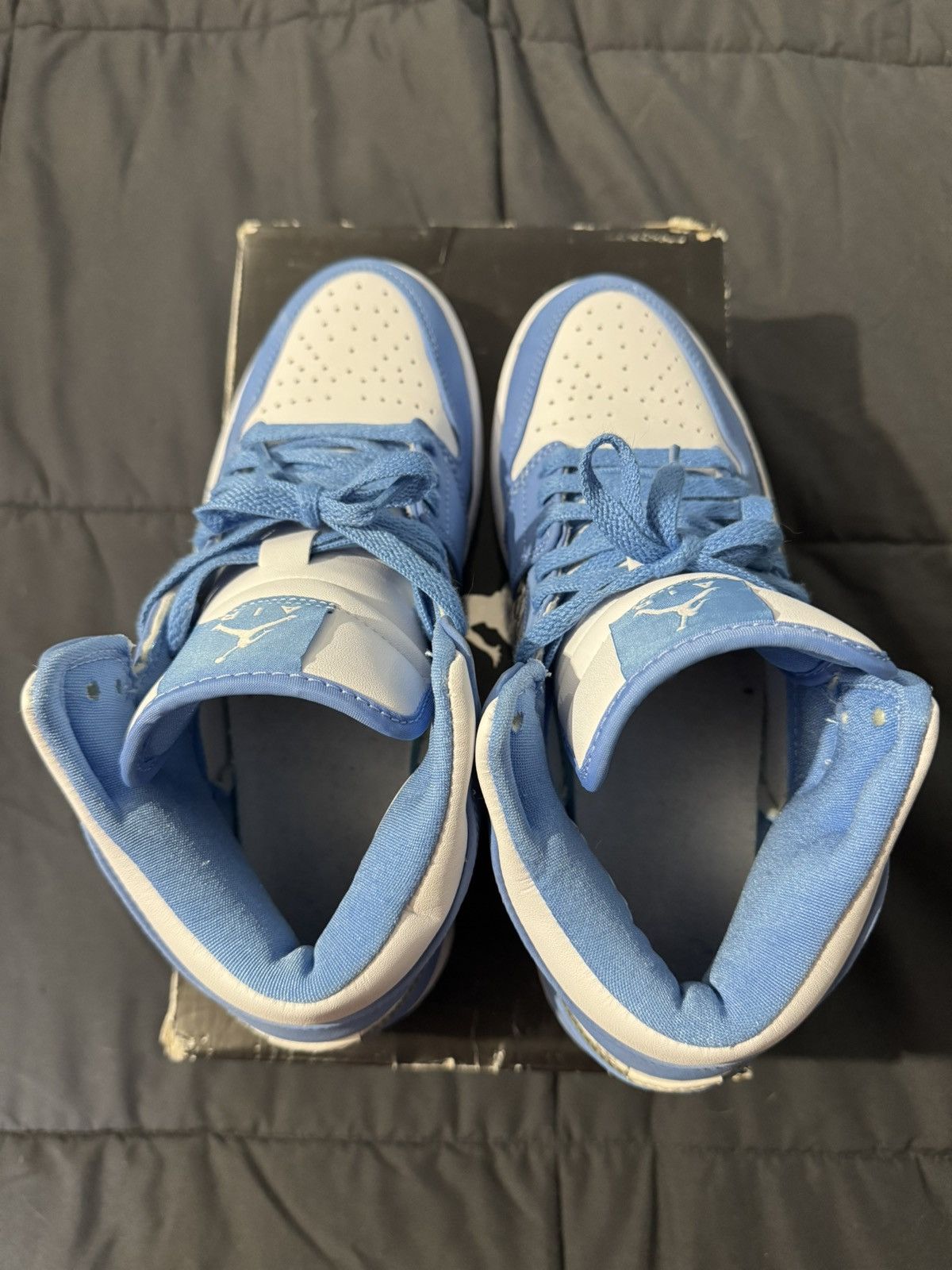Jordan Brand Air Jordan 1 Retro Alpha ‘White University Blue’ (UNC) 2007 Size US 8.5 / EU 41-42 - 16 Thumbnail