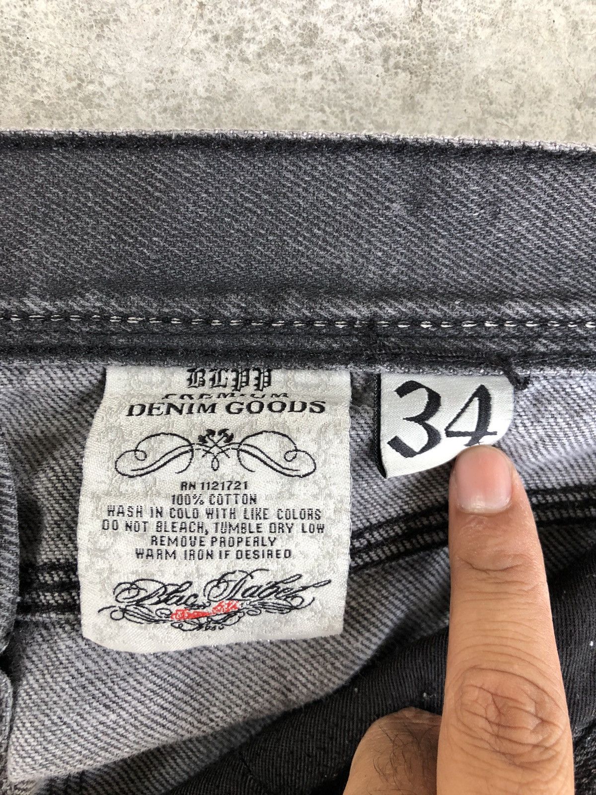 If Six Was Nine Japanese Blac Label Flared Jeans Embroidered logo Distressed Size US 33 - 19 Thumbnail