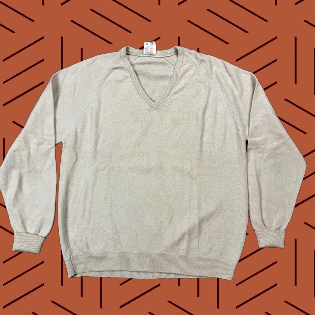 Vintage VINTAGE St. Michael Made in England 100% Lambswool V-Neck Sweater Men’s XL Beige Knit Classic 80s 90s Size US XL / EU 56 / 4 - 1 Thumbnail