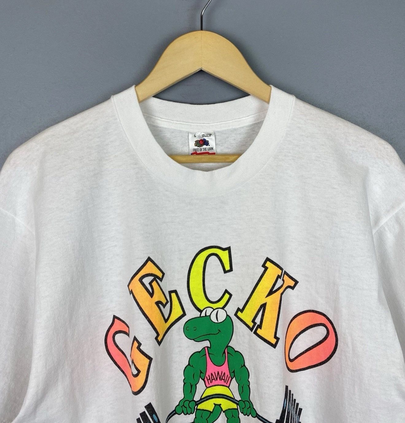 Vintage Vintage 1987 Gecko Gym Hawaii T-Shirt Top White Made in USA Size US L / EU 52-54 / 3 - 4 Thumbnail