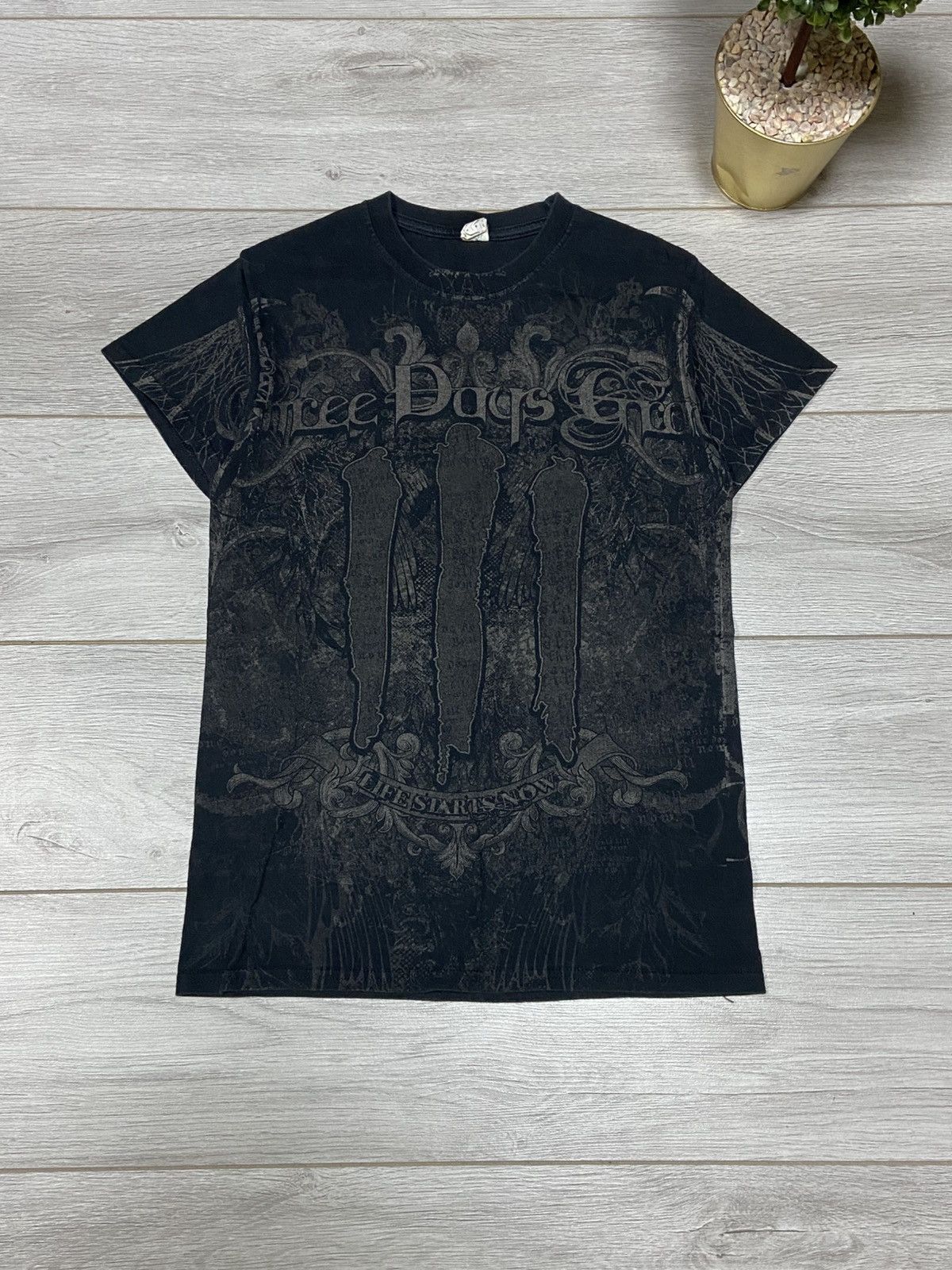 Band Tees Three Days Grace Life Starts Now T-Shirt Y2K Size US S / EU 44-46 / 1 - 1 Thumbnail