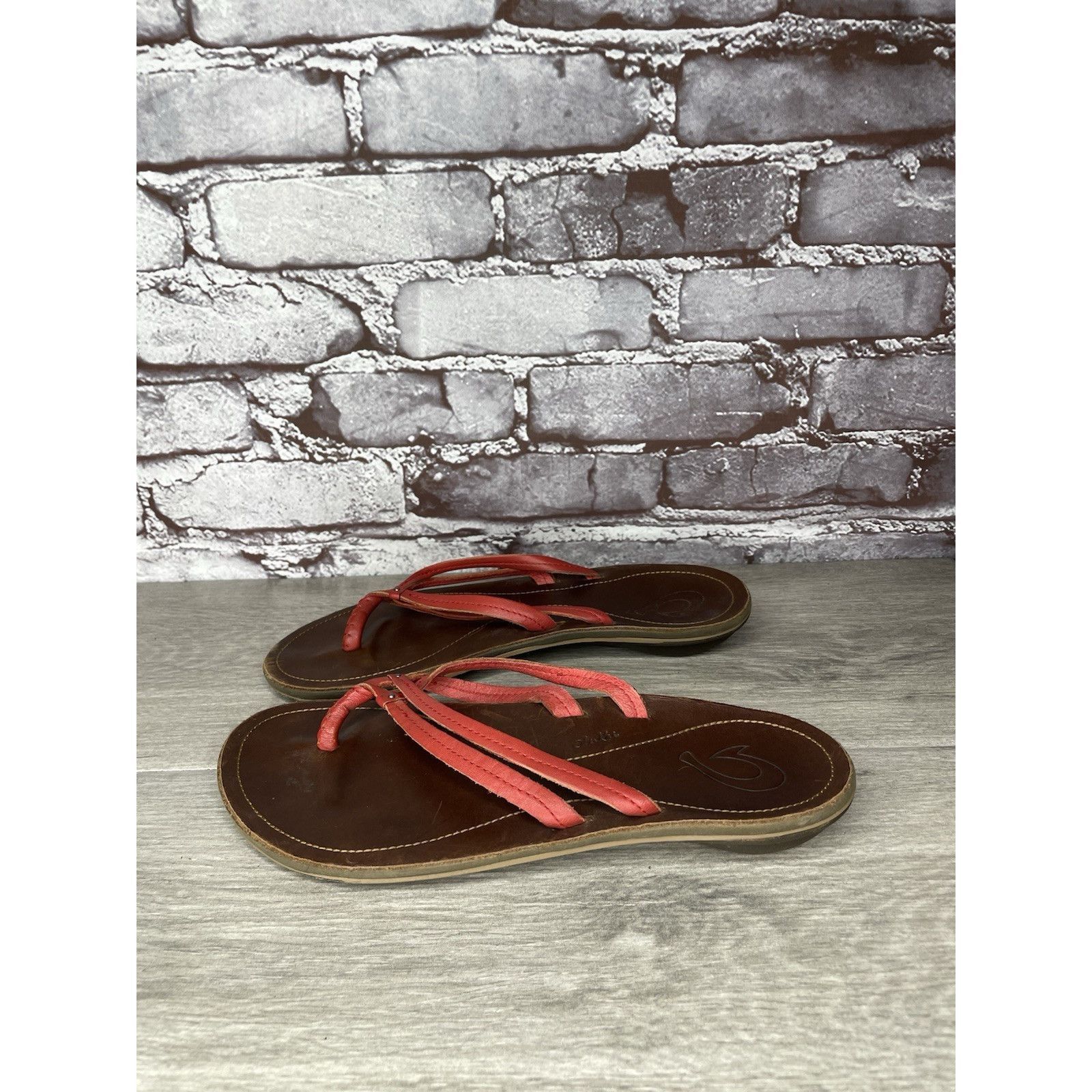 Olukai U'i-W Red Leather Thong Flipflop Casual Slide Sandals, Women's (Size 8)