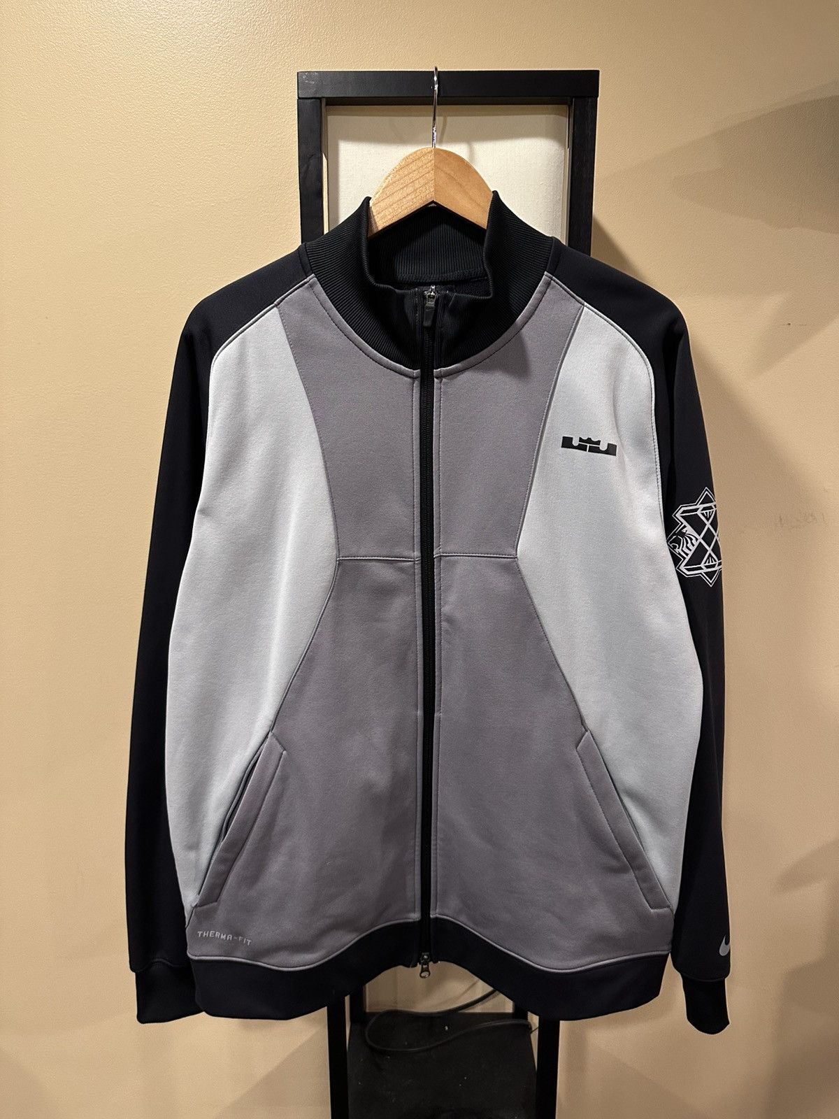 NBA × Nike × Vintage Nike LeBron James Diamond Collection Zip Up Track Jacket Size US L / EU 52-54 / 3 - 1 Thumbnail