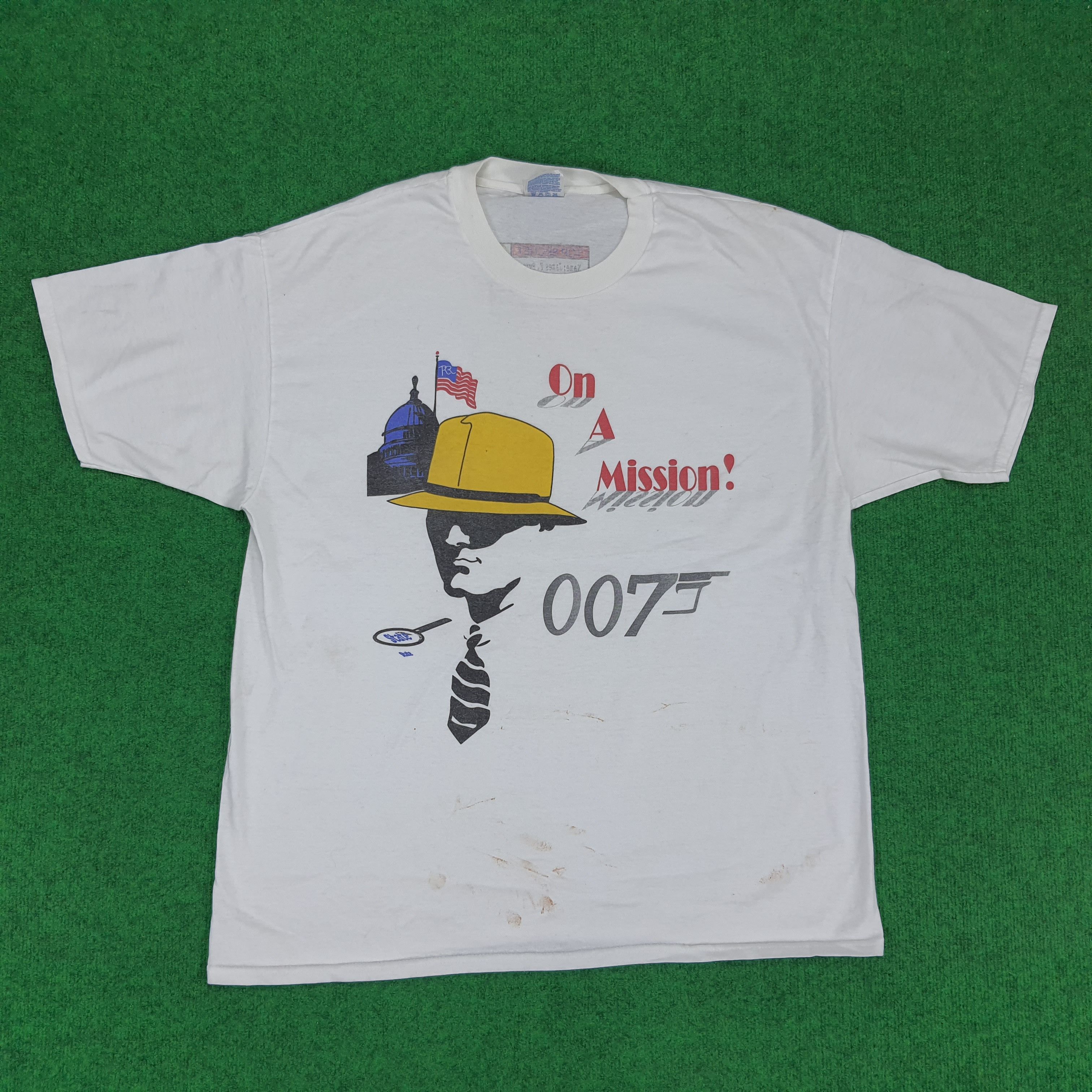 Vintage Vintage 007 James Bond On A Mission Movie T-shirt Size US XL / EU 56 / 4 - 1 Thumbnail