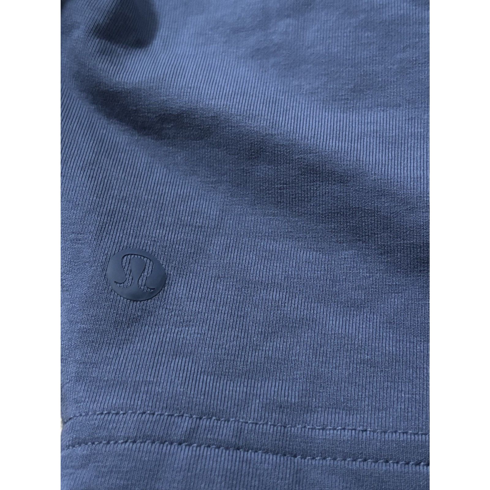 Lululemon Lululemon Ultra Cropped Hoodie Blue Gray Size 4 Crispy Tag Size S / US 4 / IT 40 - 4 Thumbnail