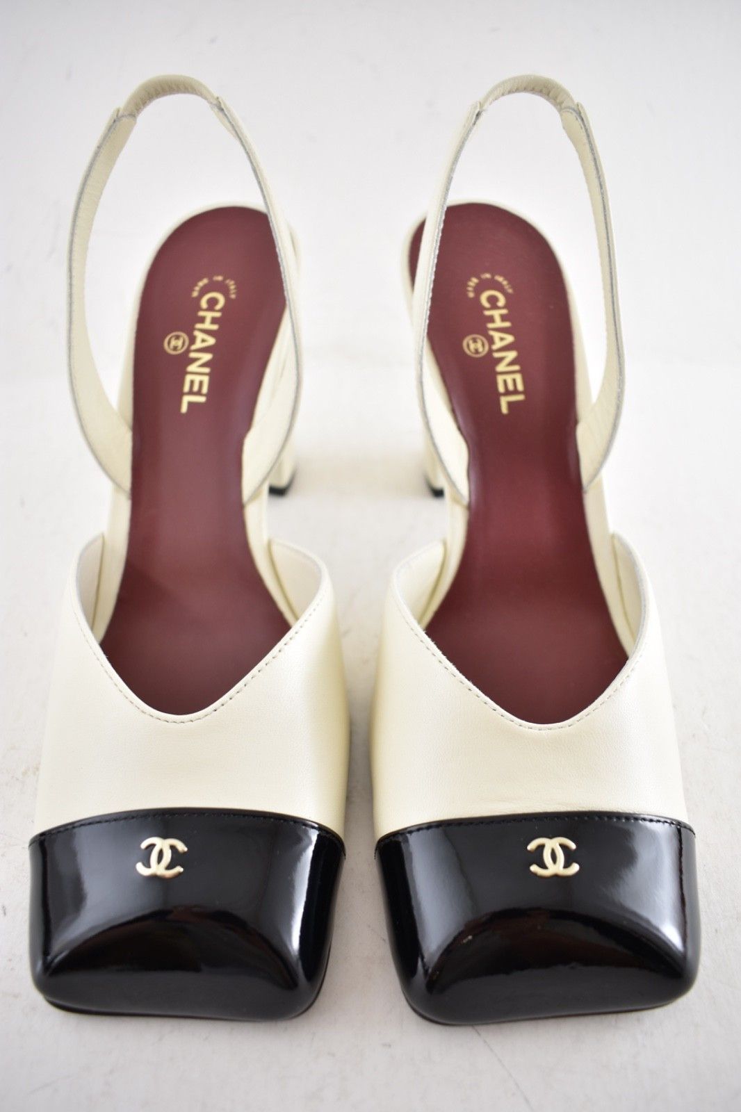 Chanel 26S Blazy Ivory Black Square Slingback Block Heel Pump 40 Size US 10 / IT 40 - 11 Thumbnail