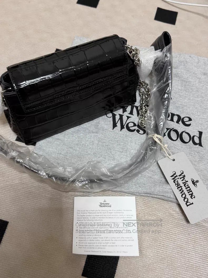 Vivienne Westwood Vivienne Westwood size OS HAZEL Saturn Logo crocodile embos Size ONE SIZE - 7 Thumbnail