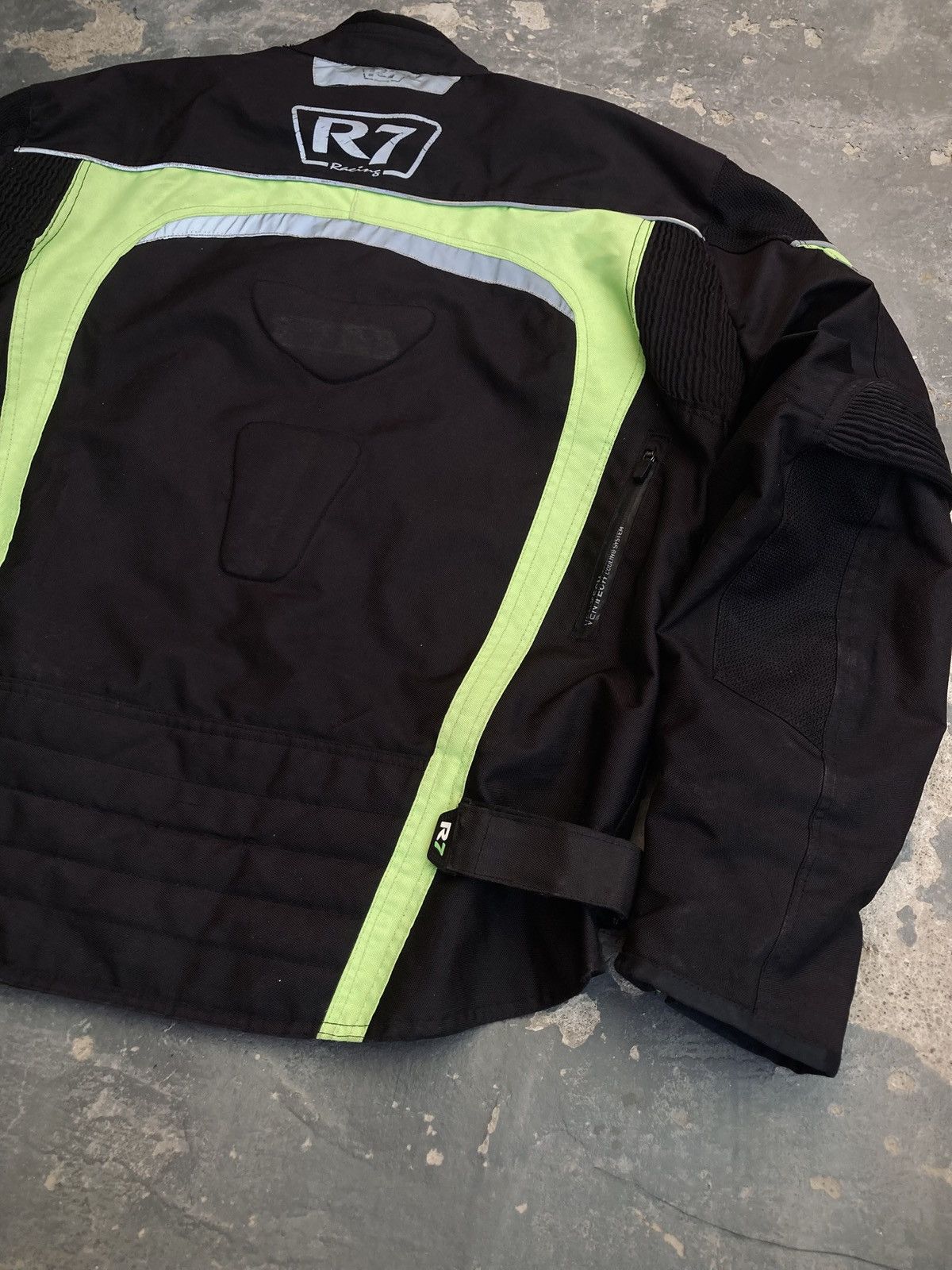 Other R7 Racing Jacket w/ Removable Safety Pads & Inner Liner Size US L / EU 52-54 / 3 - 13 Thumbnail
