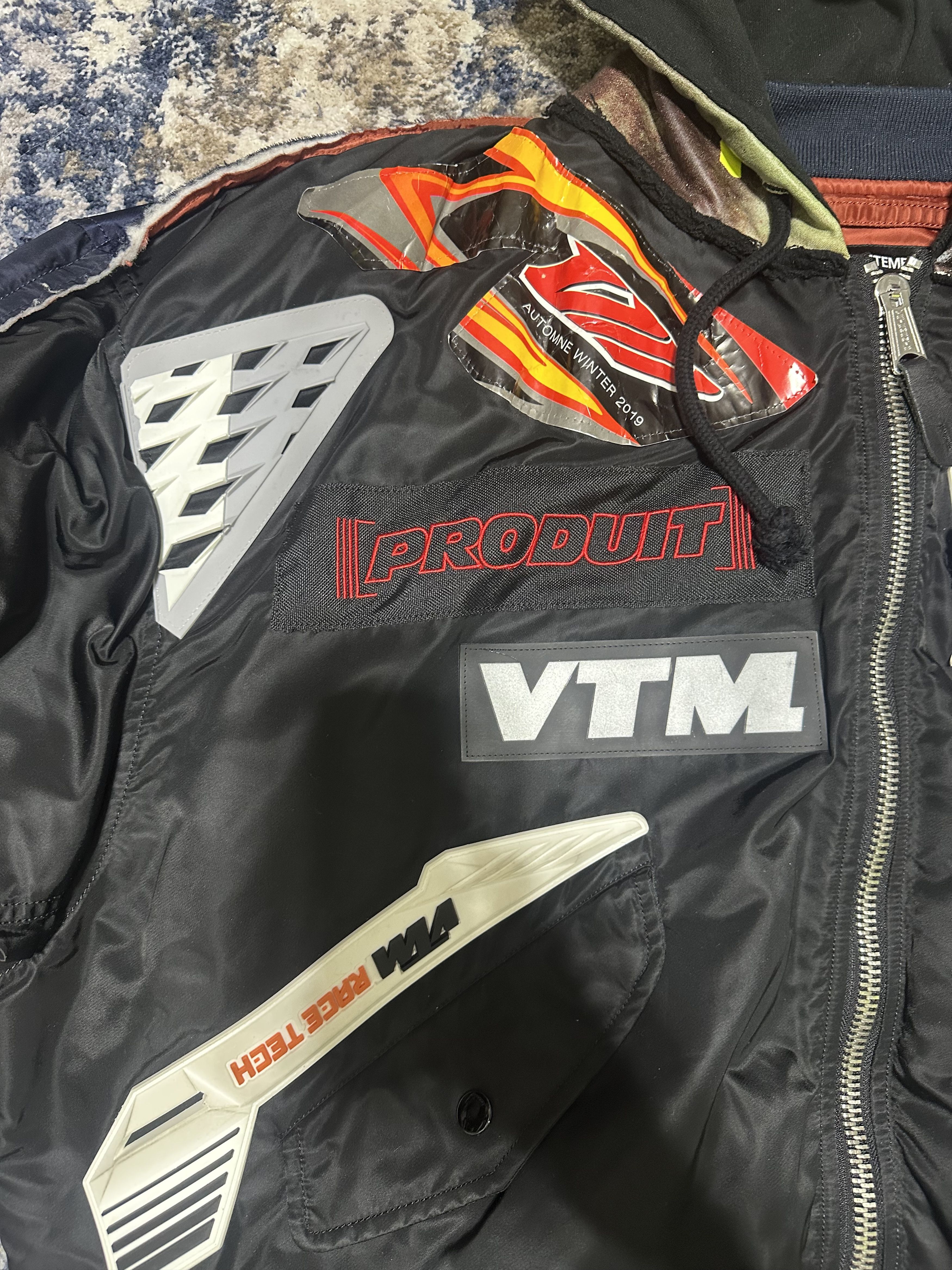 Vetements Vetements AW19 Racing Bomber Size US L / EU 52-54 / 3 - 5 Thumbnail