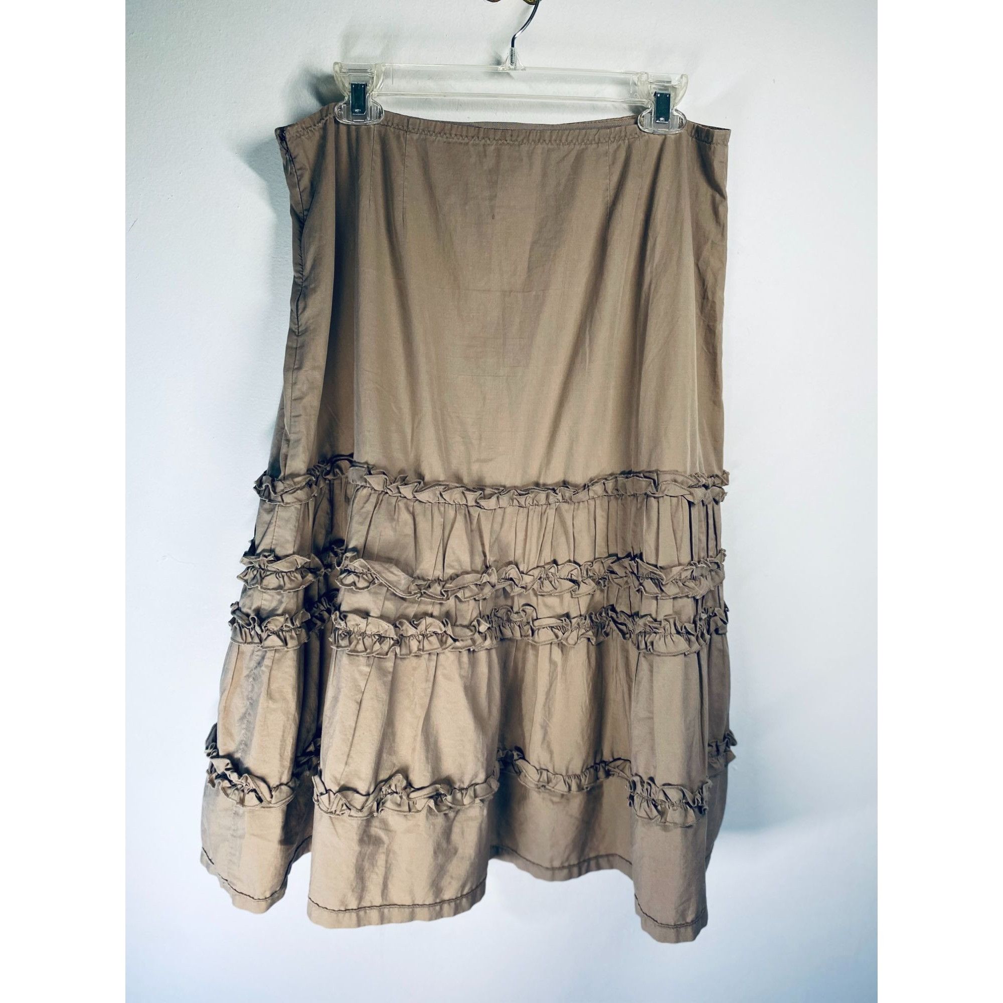 Ann Taylor Ruffled Beige Tiered Skirt With Side Zipper Closure Womens K Size 32" / US 10 / IT 46 - 4 Thumbnail