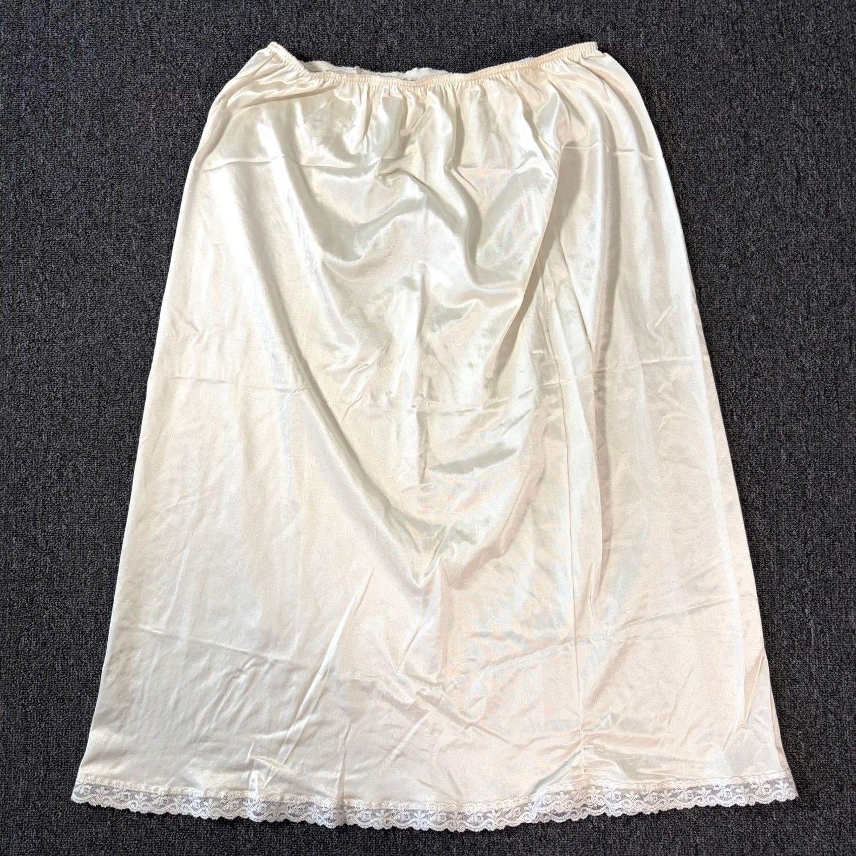 Vintage VINTAGE Y2K Ivory White Boho Satin Lace Midi Slip Skirt Women's Large Size 36" / US 14 / IT 50 - 2 Thumbnail