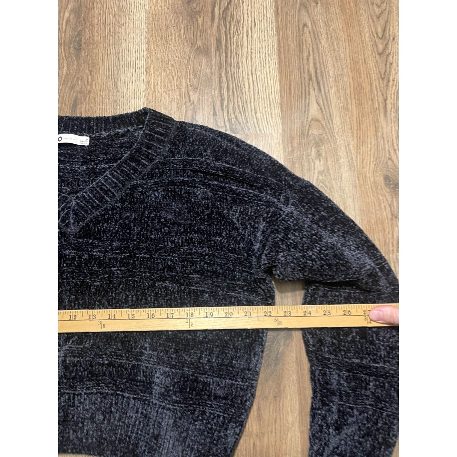 Vintage SO Sweater Women's Medium Black Crop Long Sleeve V-neck Pullover Casual Knit Shirt Womens Size M / US 6-8 / IT 42-44 - 5 Thumbnail