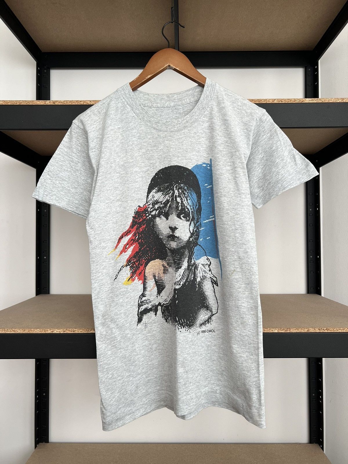 Vintage Vintage 1986 Les Miserables Theater Literature Musical Tee Size US S / EU 44-46 / 1 - 1 Thumbnail