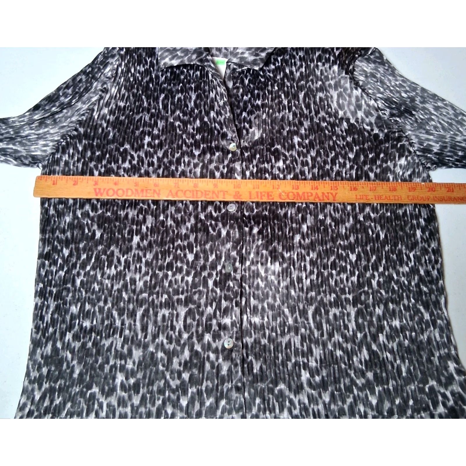 Vintage Jaclyn Smith Blouse XL Black Cat Print Bell Sleeve Pleated Satin Polyester Button Collared Size XL / US 12-14 / IT 48-50 - 3 Thumbnail