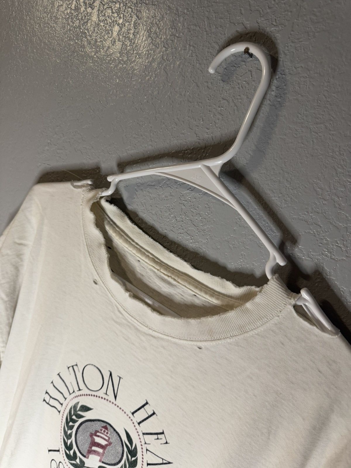 Vintage 90s Vintage Distressed Hilton Head Island Tee Size US XL / EU 56 / 4 - 2 Thumbnail