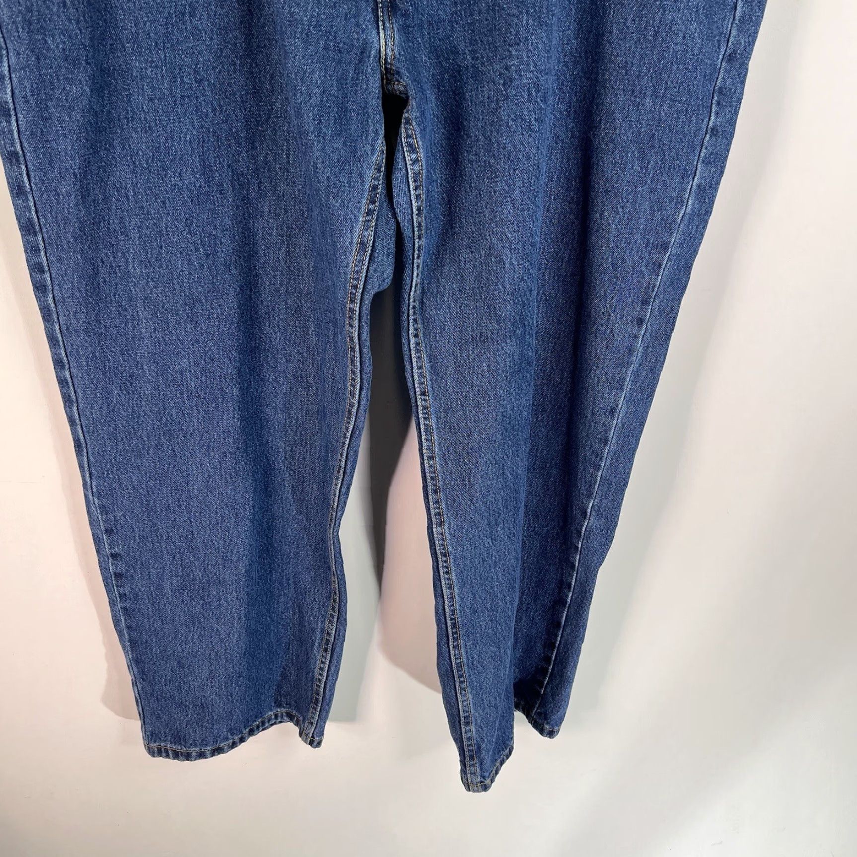 Levi's VINTAGE no — Levi's Jeans 550 Relaxed Taper Denim Pants Men 48 Blue 48X29 90s Logo USA Mens Size US 32 / EU 48 - 3 Thumbnail