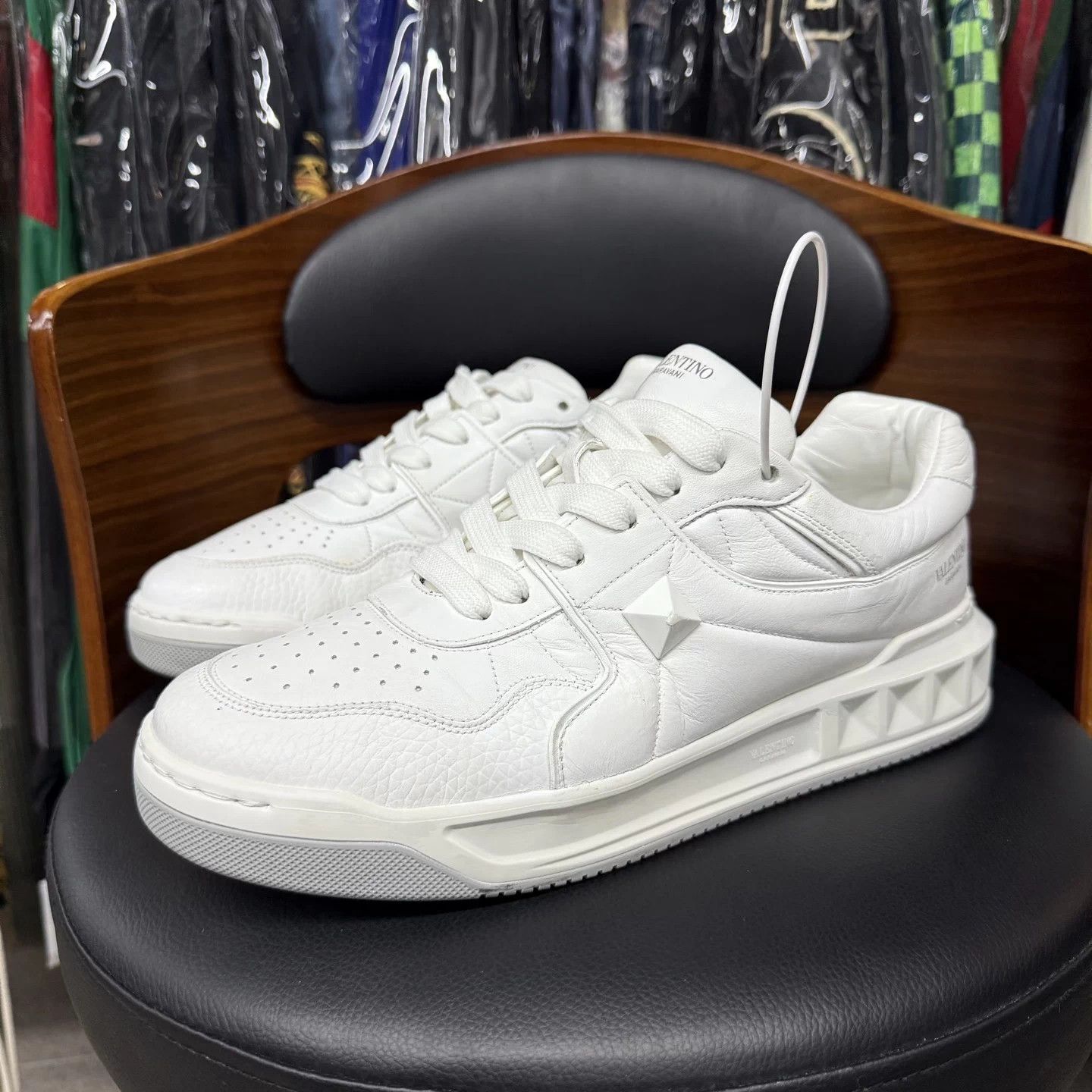 Valentino Valentino Garavani One Stud White 43 Good Size US 10 / EU 43 - 1 Thumbnail